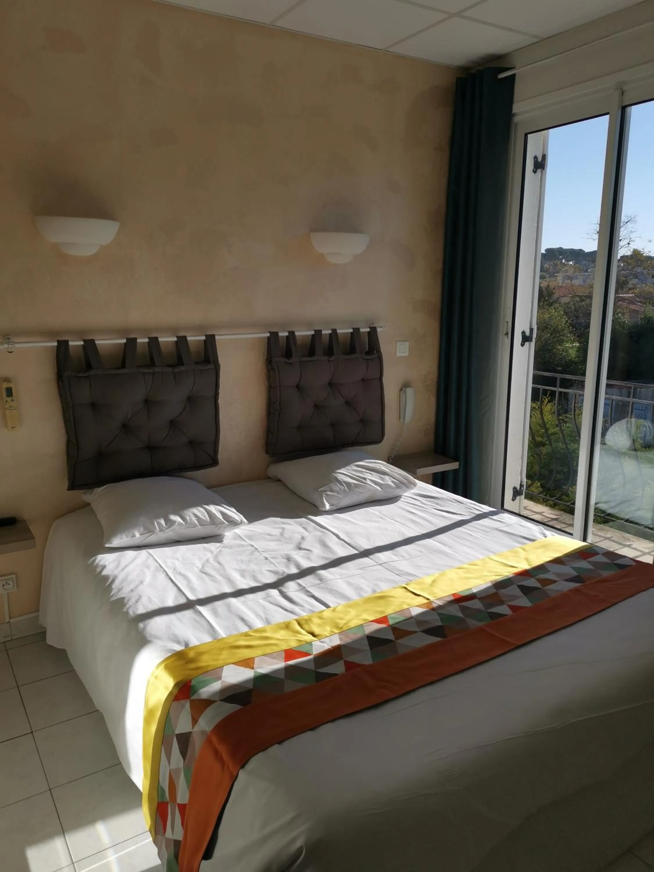 Bedroom, Bed in Carry Hotel