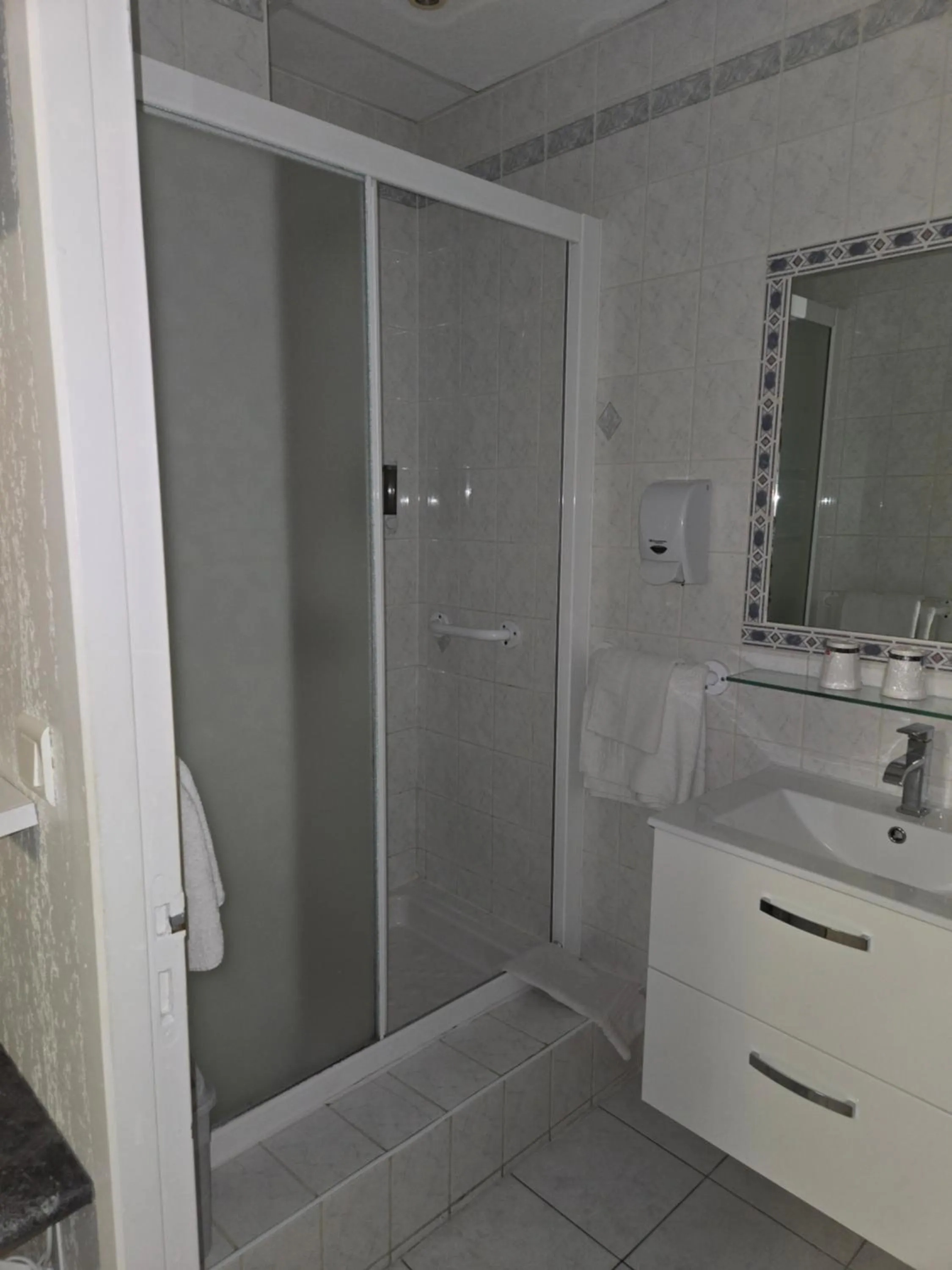 Bedroom in Carry Hotel