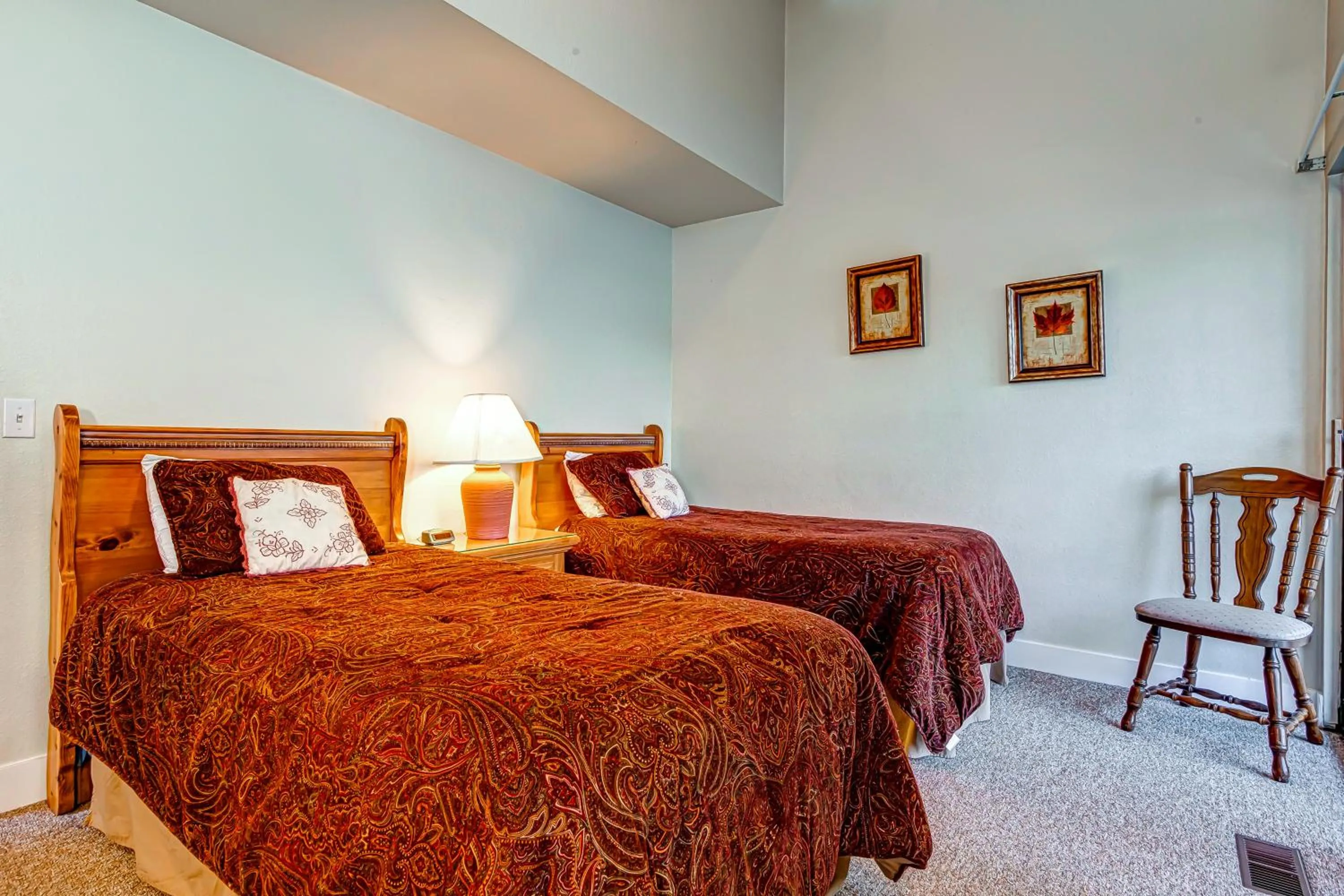 Bed in Fireside Retreat