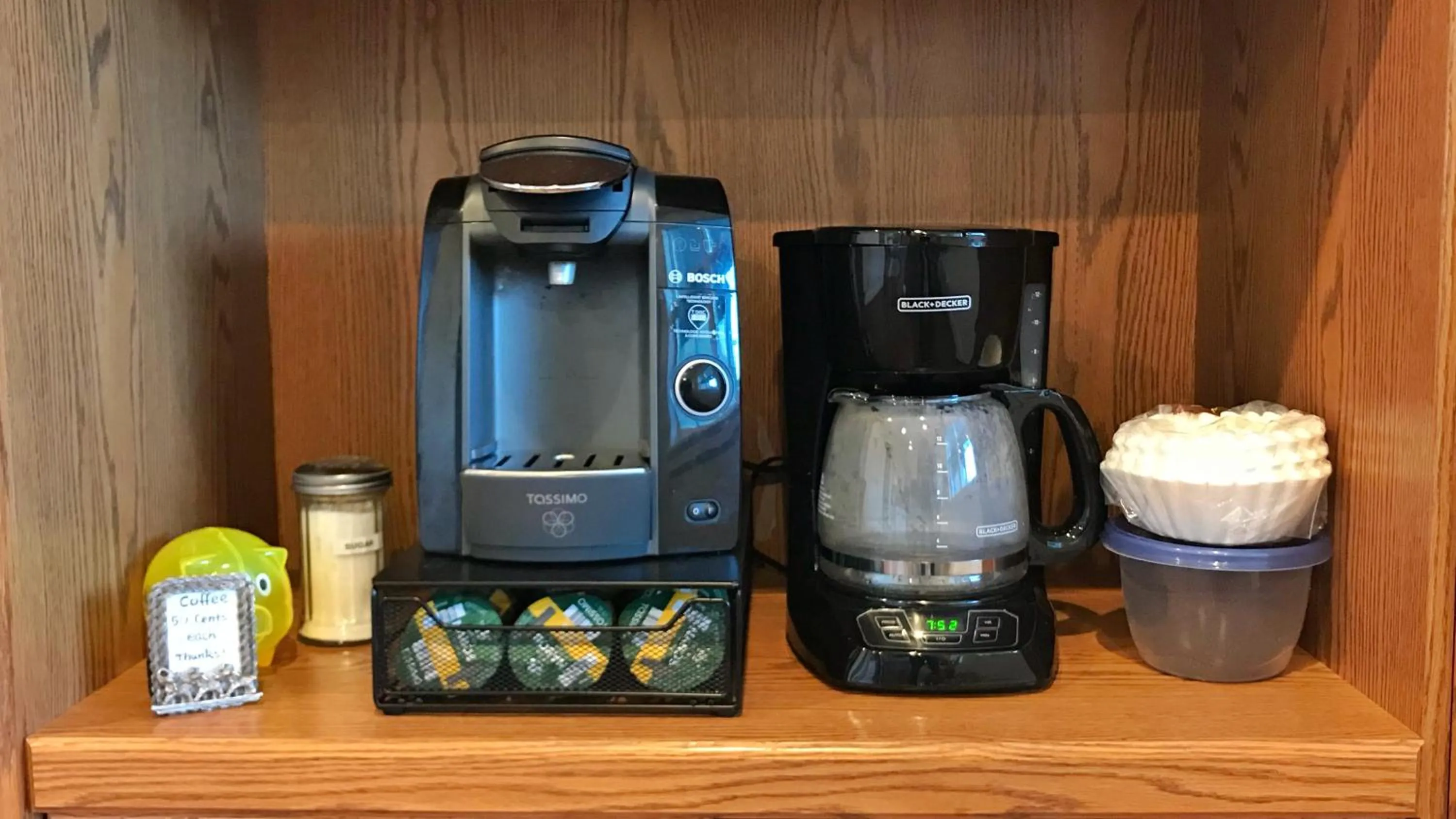 Coffee/tea facilities in Oasis