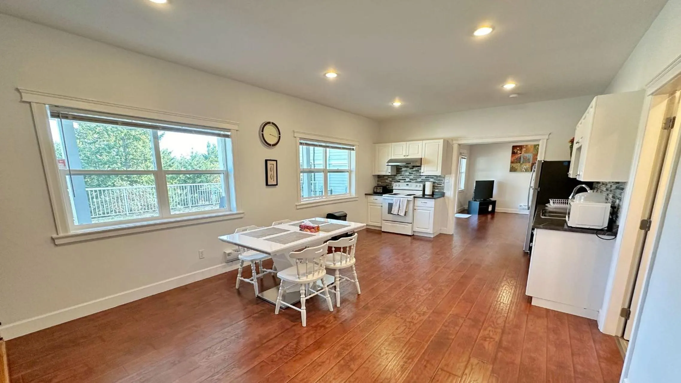 Dining area in Oasis