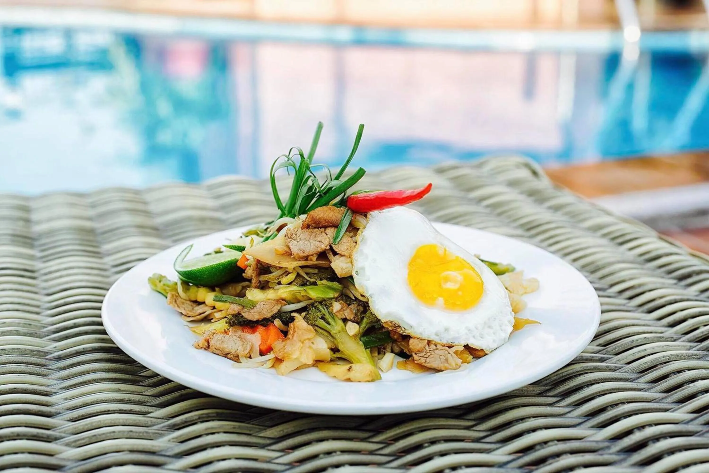 Food and drinks in Okay 1 Villa