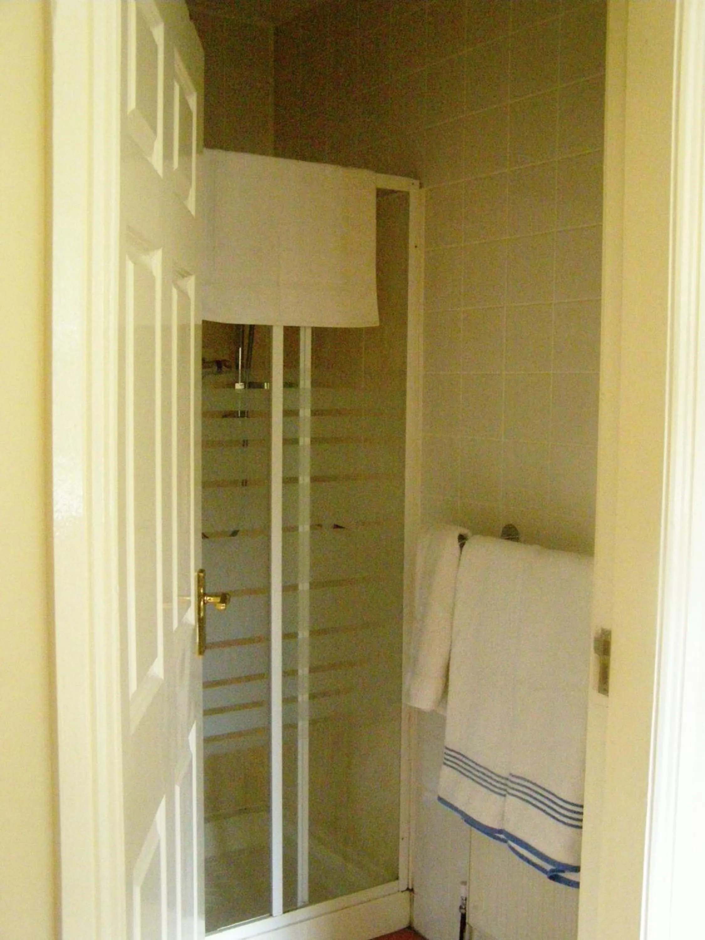 Bathroom in Killurin Lodge