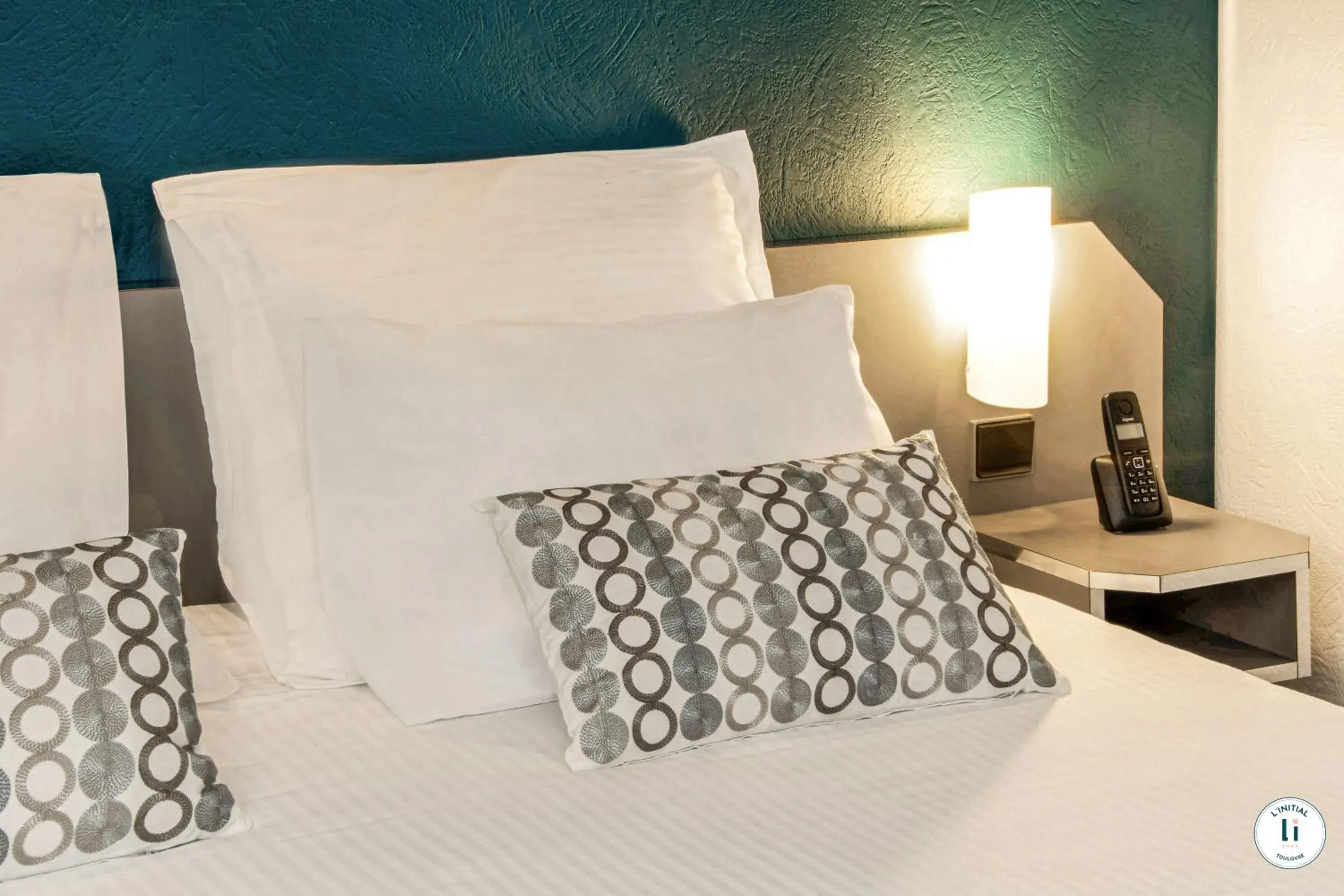 Bed in L'Initial Bed in L'Initial