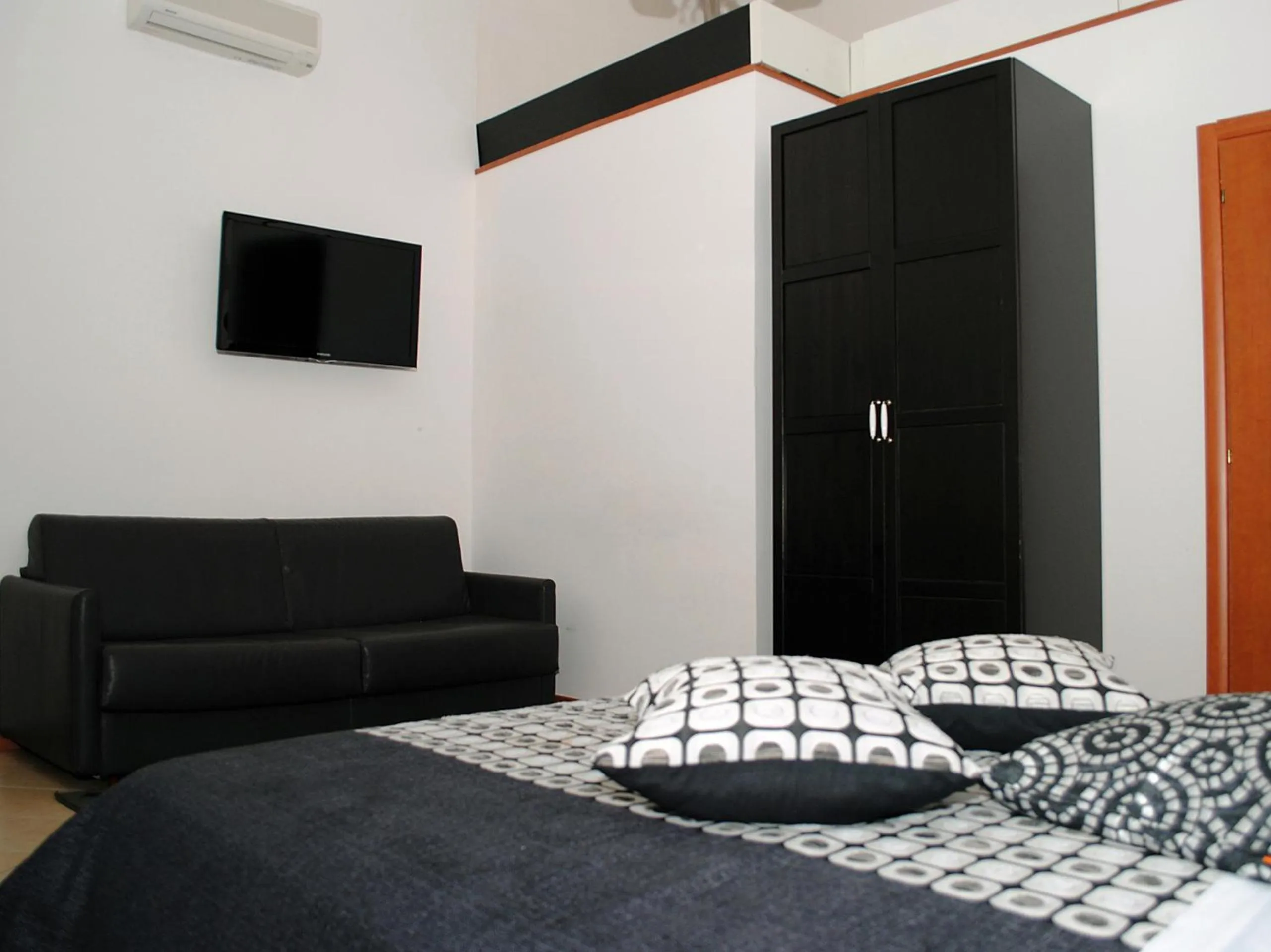 Bed in Adelaide House