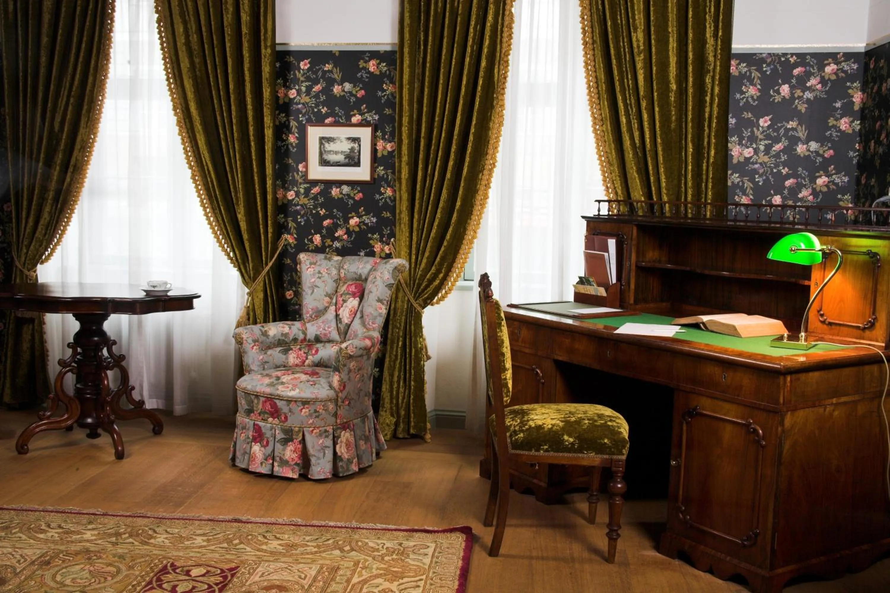 Seating area in Antonius Hotel