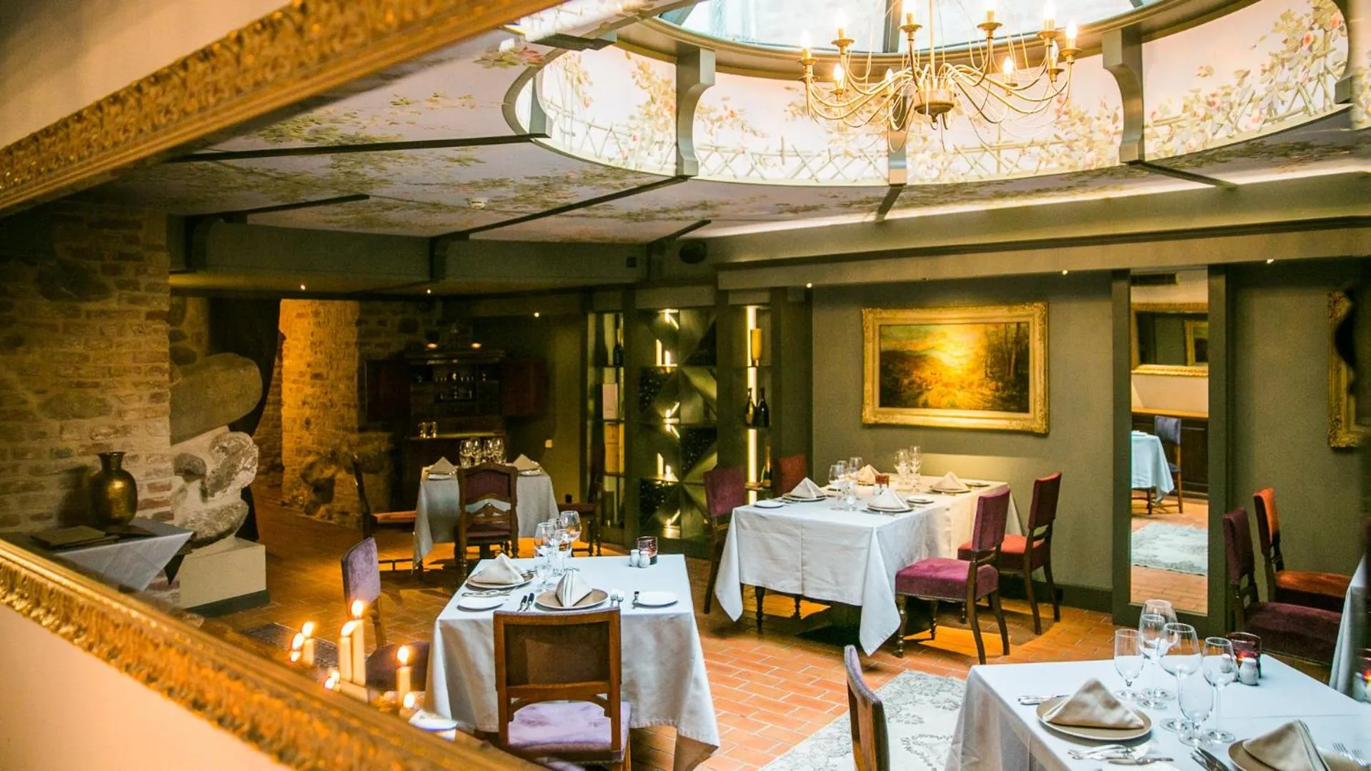 Restaurant/places to eat in Antonius Hotel
