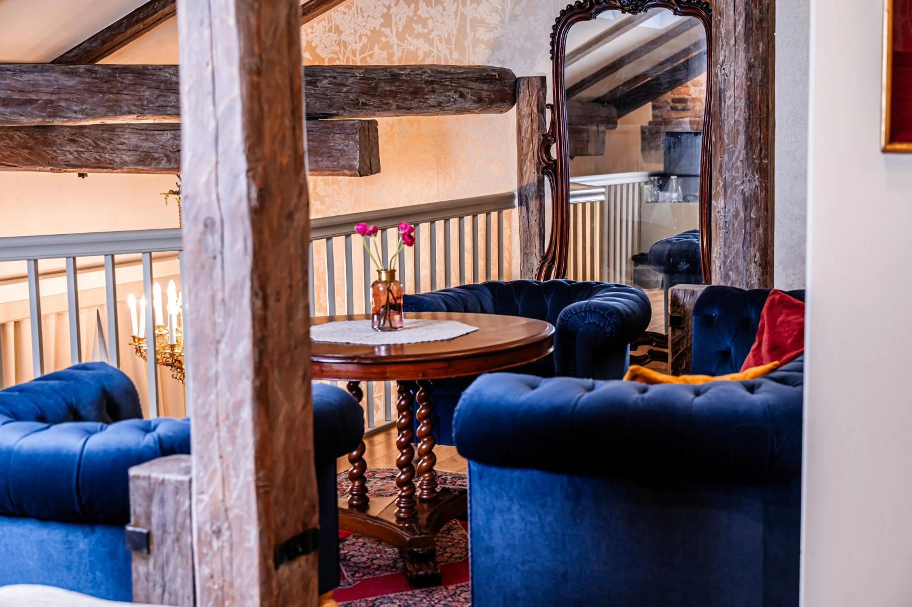 Seating area in Antonius Hotel