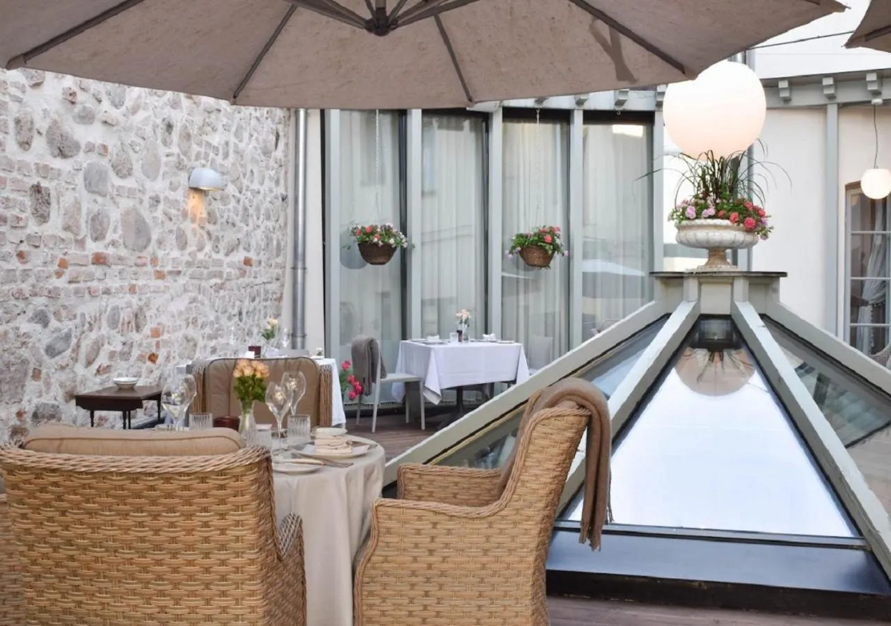 Restaurant/places to eat in Antonius Hotel