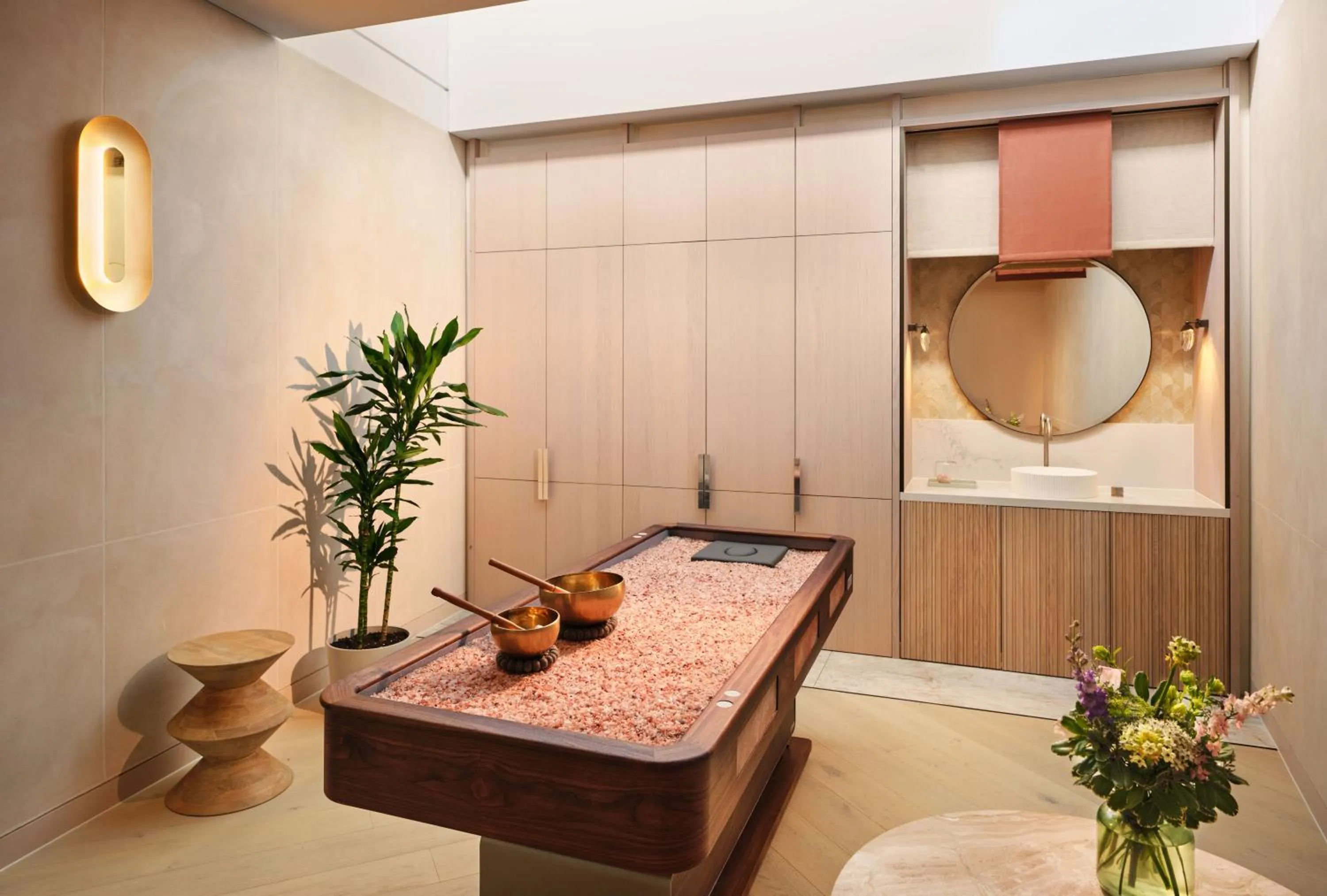 Property building in Coworth Park - Dorchester Collection