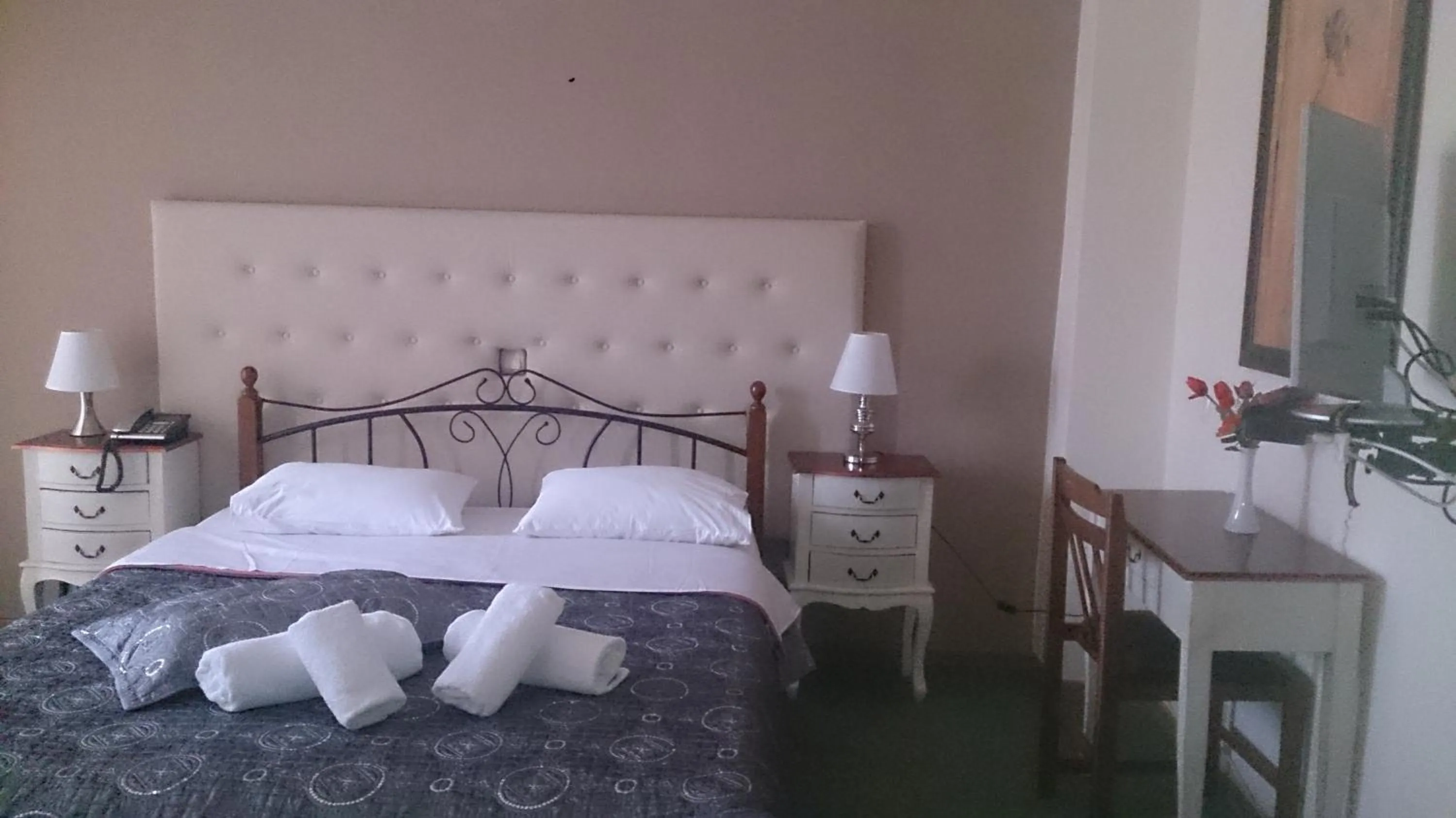 Bed in Hotel Villa Tasko