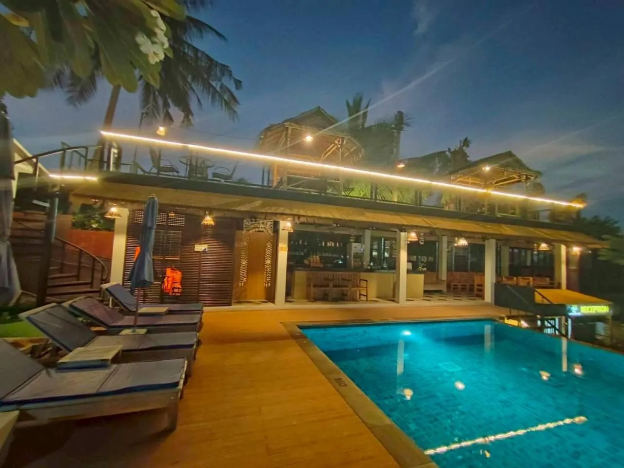 Swimming pool in Sasitara Residence