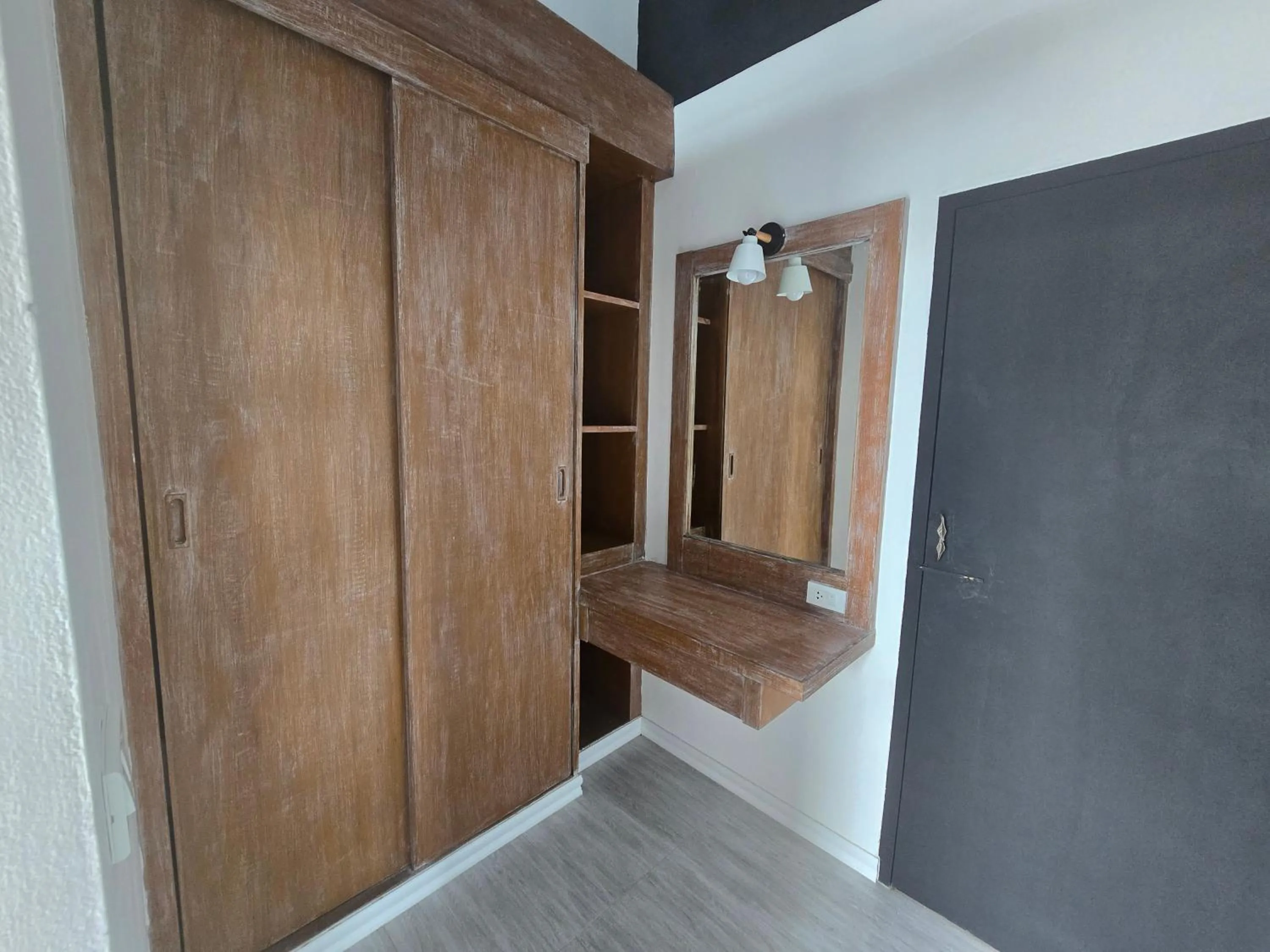 wardrobe in Sasitara Residence