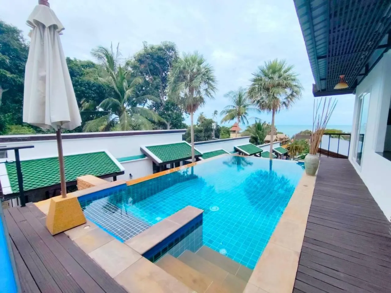 Swimming pool in Sasitara Residence