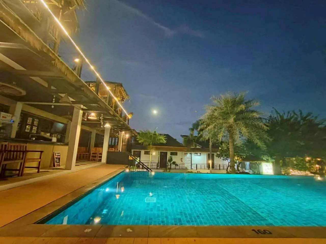 Swimming pool in Sasitara Residence