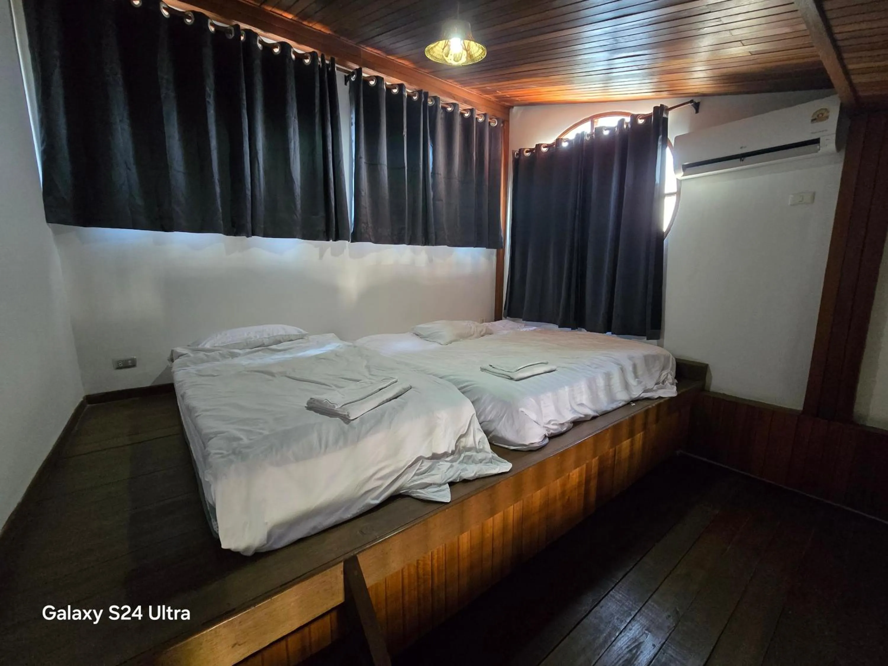 Bed in Sasitara Residence