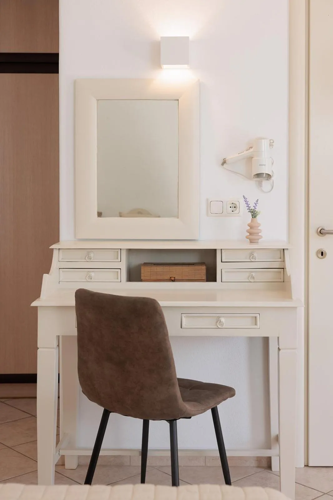 Decorative detail in Anemomilos Beach hotel