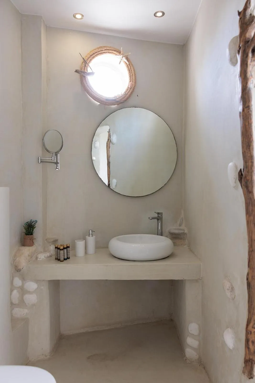 Bathroom in Anemomilos Beach hotel