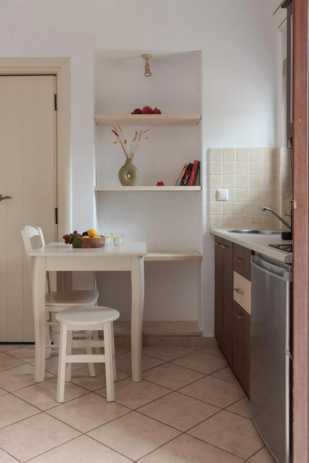 Kitchen or kitchenette in Anemomilos Beach hotel