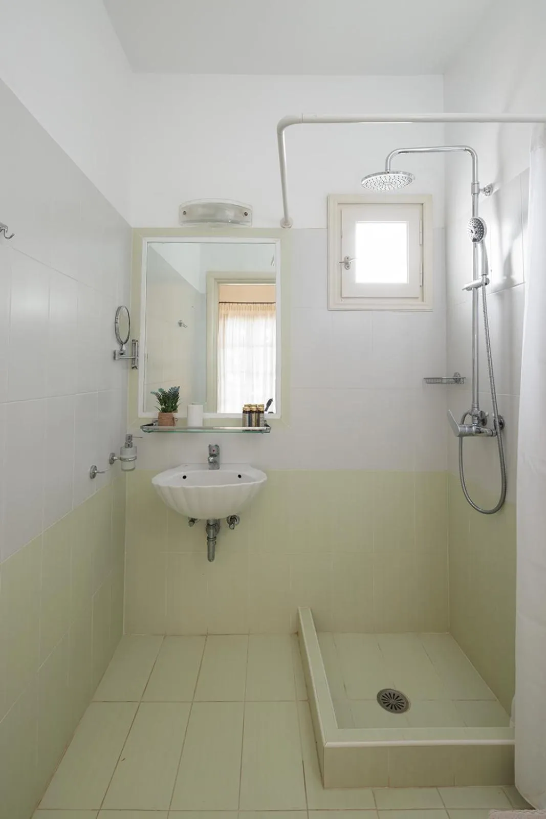 Bathroom in Anemomilos Beach hotel