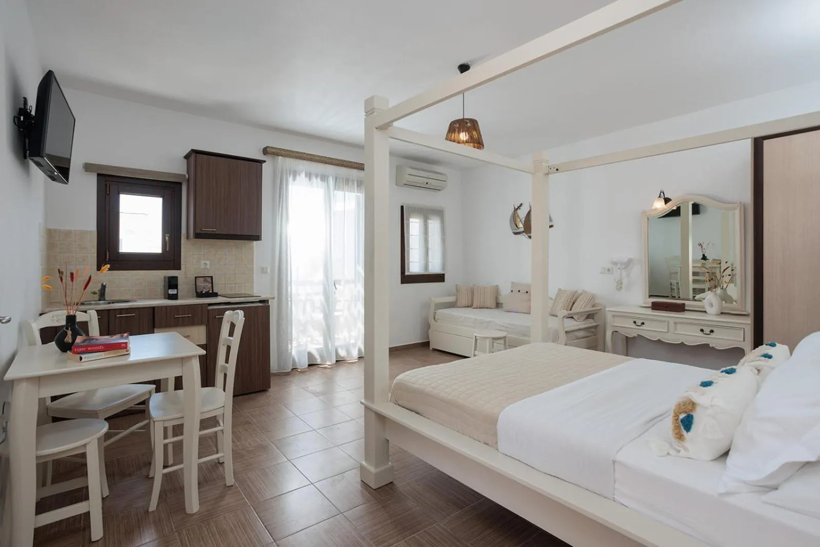 Bedroom, Bed in Anemomilos Beach hotel