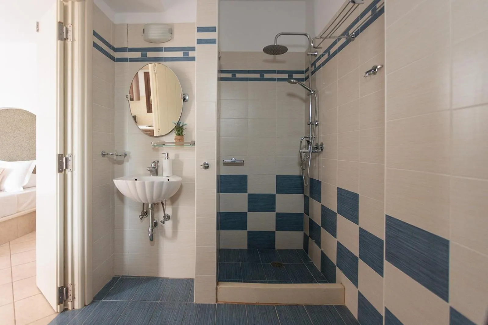 Bathroom in Anemomilos Beach hotel