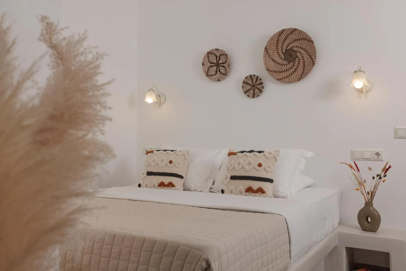 Bedroom, Bed in Anemomilos Beach hotel