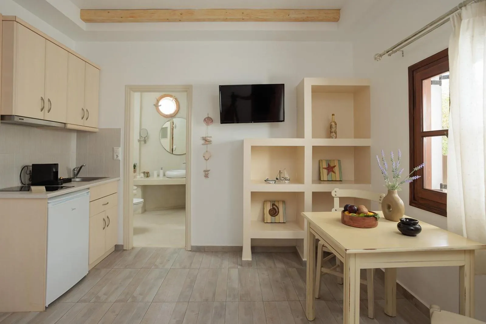 TV and multimedia in Anemomilos Beach hotel