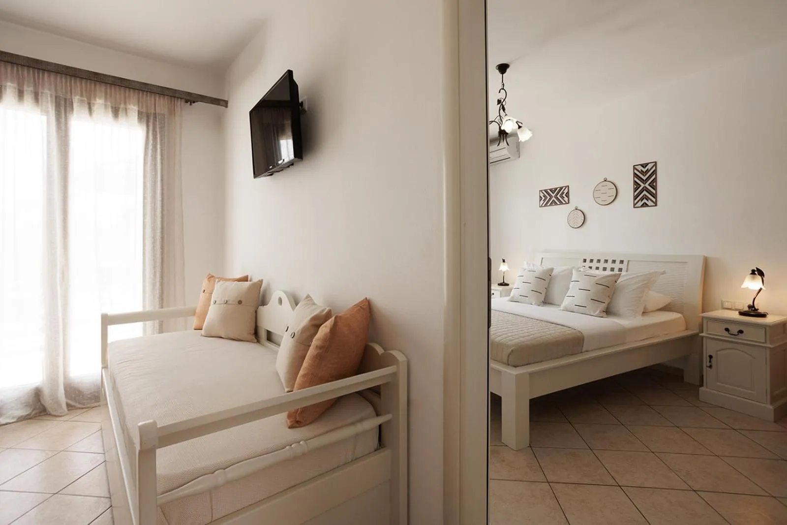 TV and multimedia, Bed in Anemomilos Beach hotel