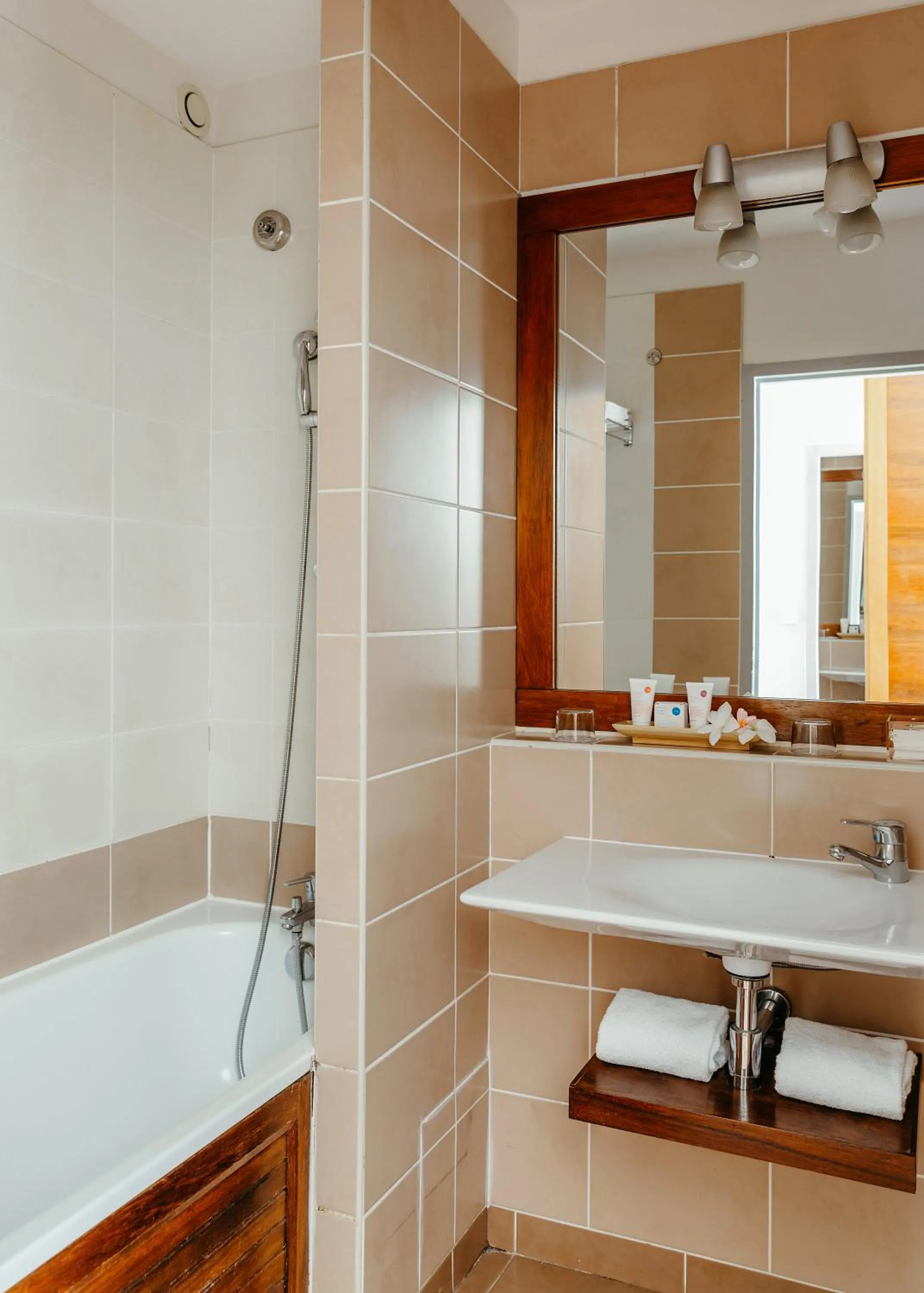 Shower in Hotel Le Recif, Ile de la Reunion