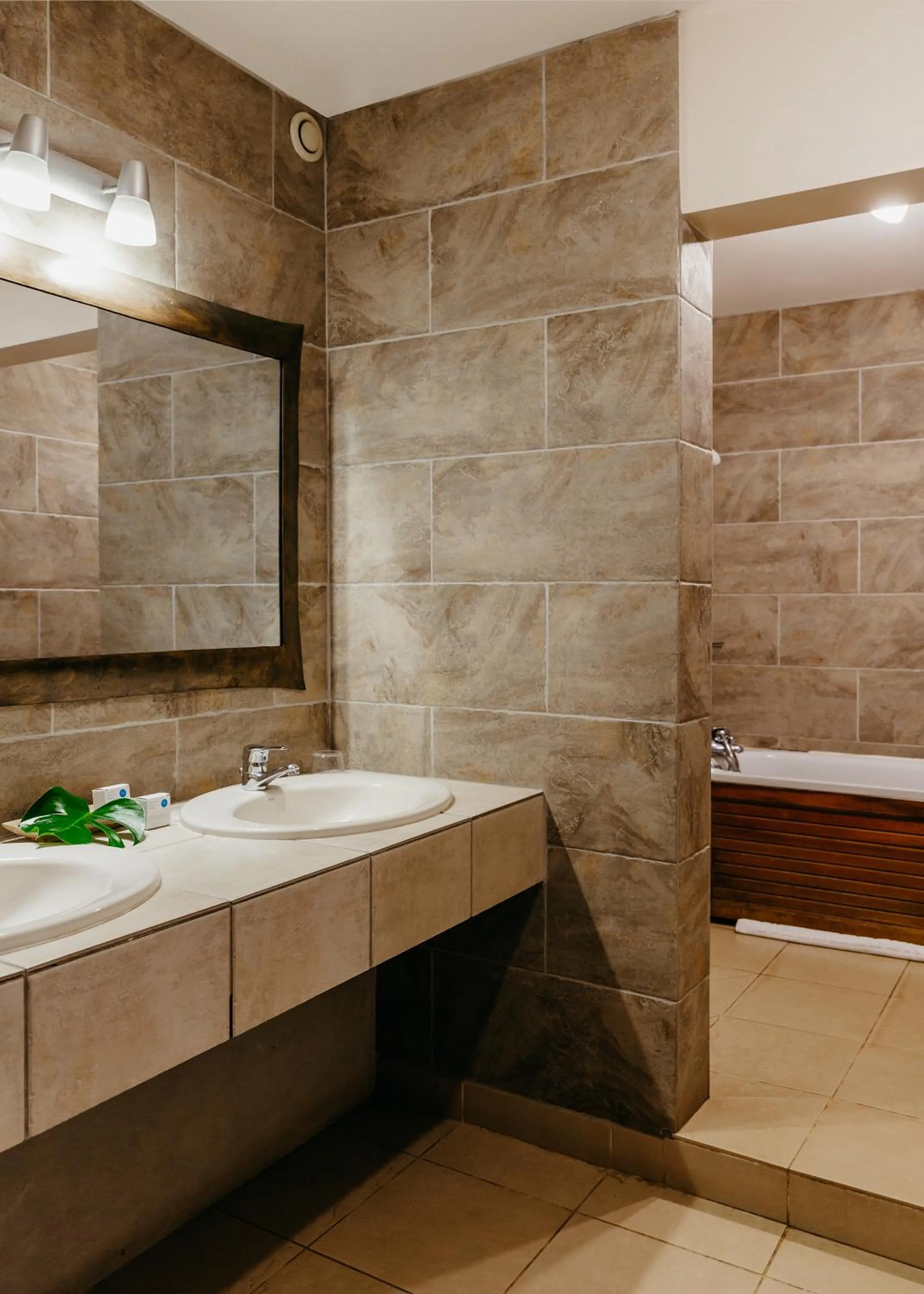 Bathroom in Hotel Le Recif, Ile de la Reunion