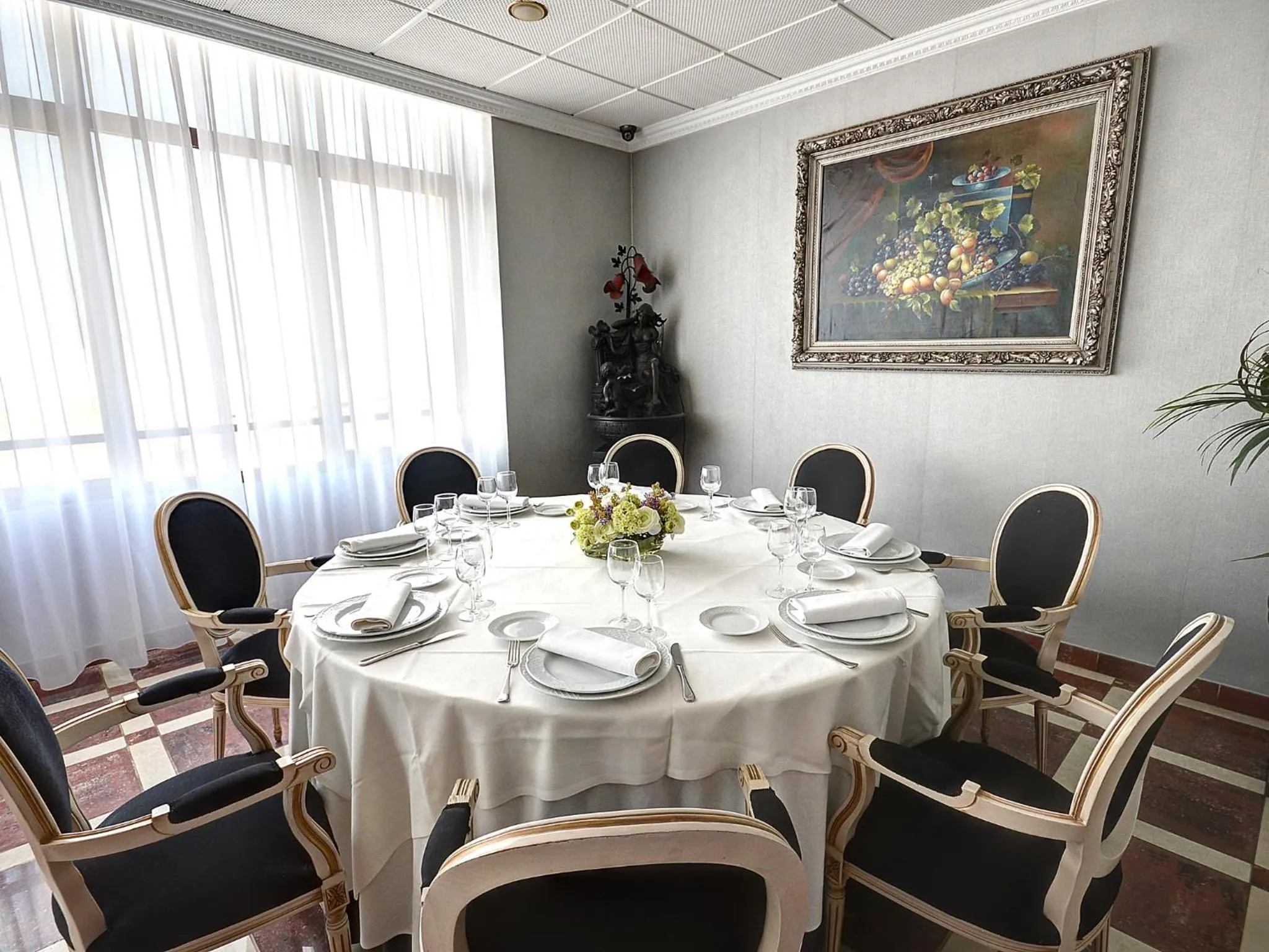 Restaurant/places to eat in Hotel Vila-real Palace
