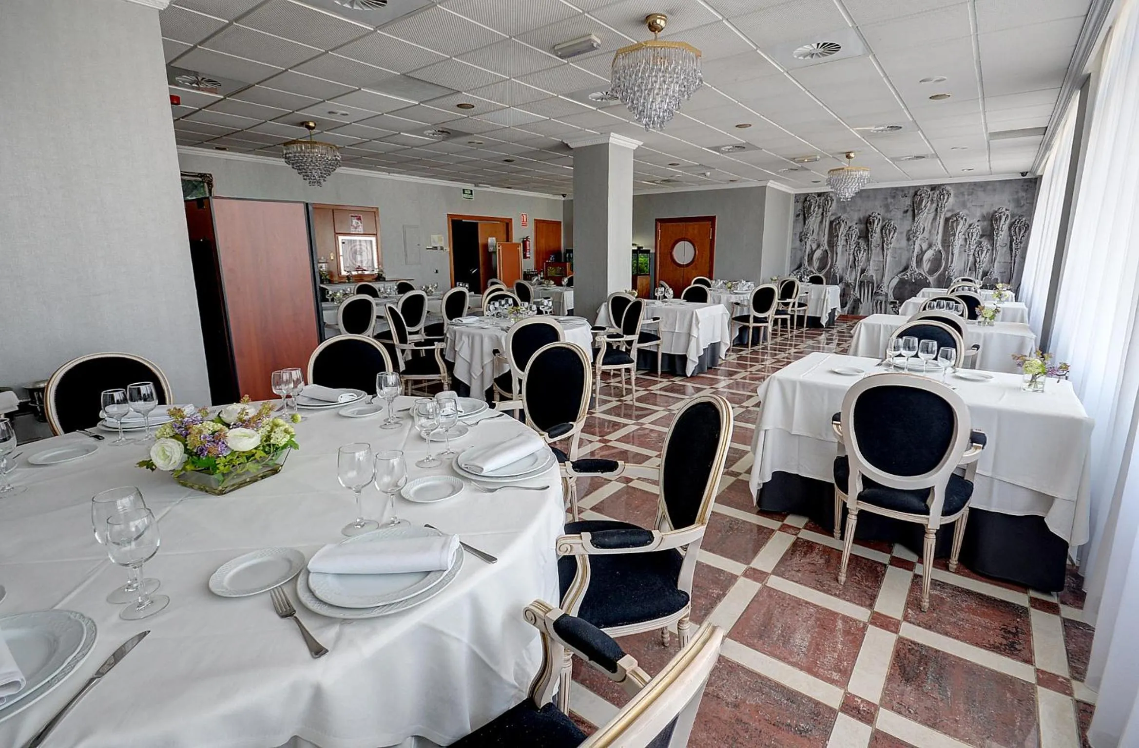 Restaurant/places to eat in Hotel Vila-real Palace