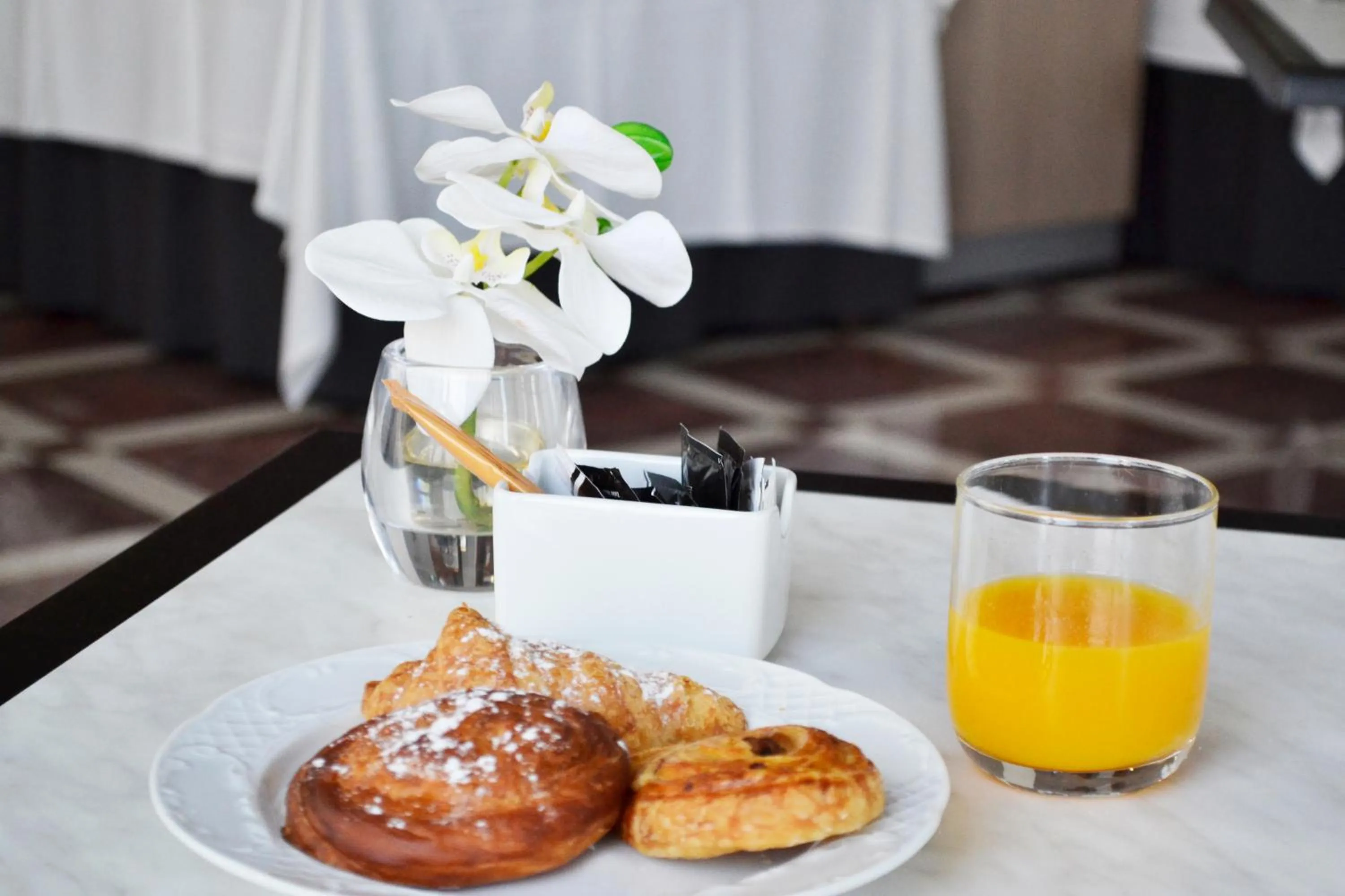 Buffet breakfast in Hotel Vila-real Palace