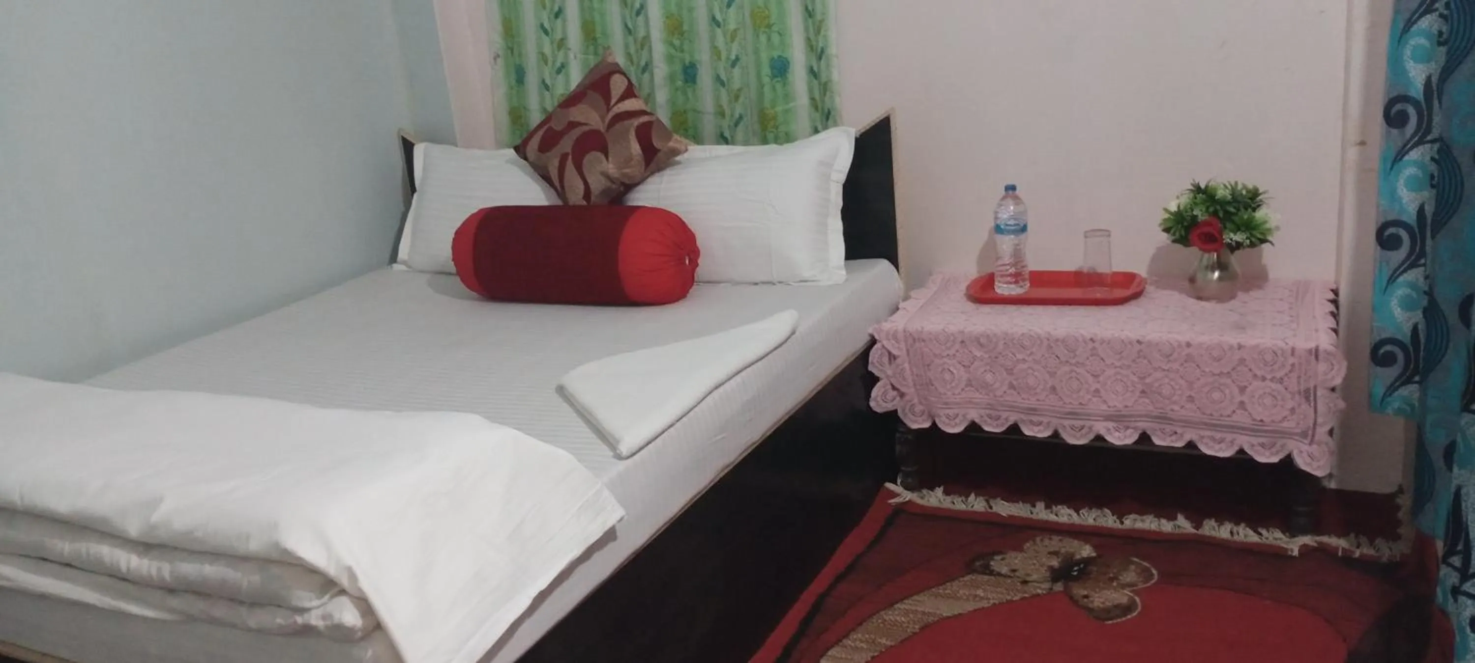 Unique Hotel and Lodge - Pleasure of Homely Stay -