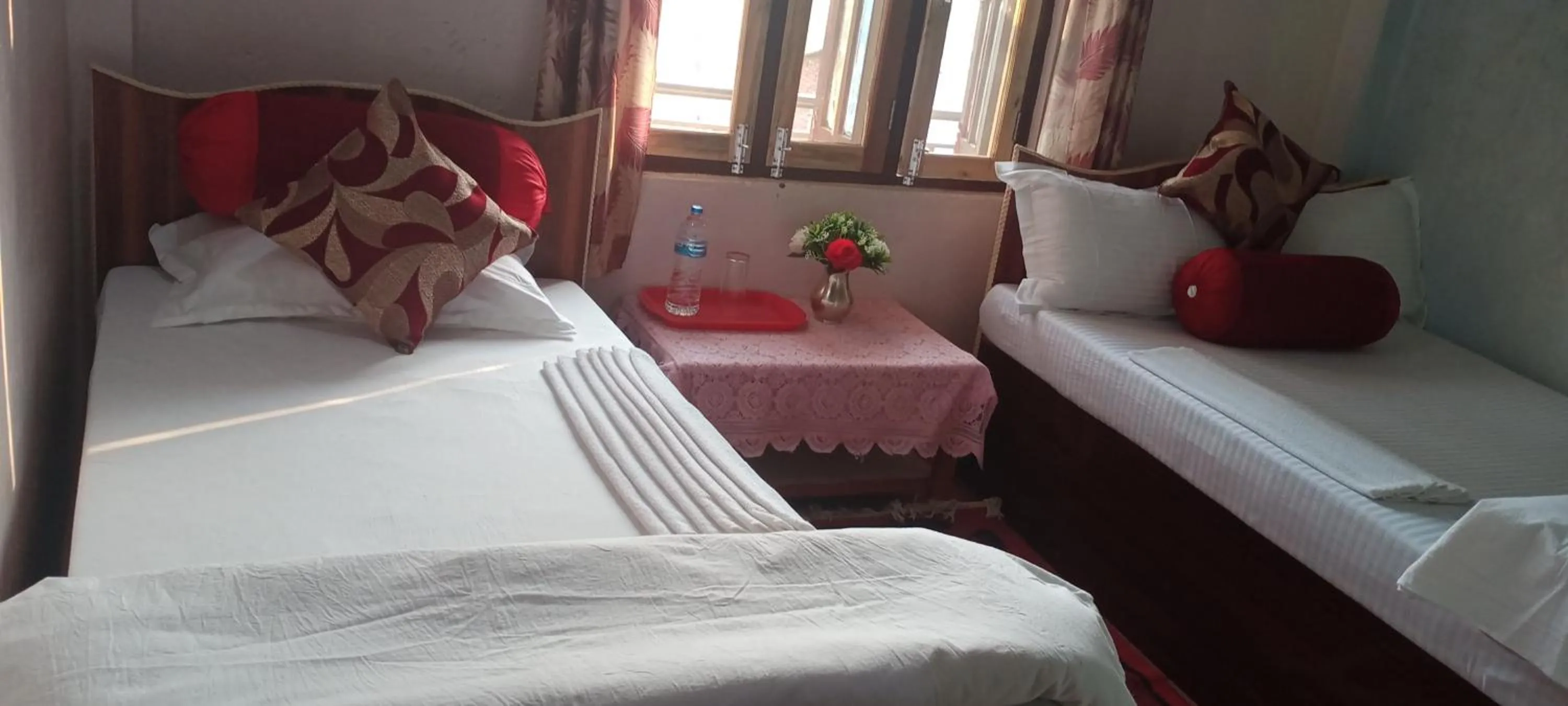 Unique Hotel and Lodge - Pleasure of Homely Stay -