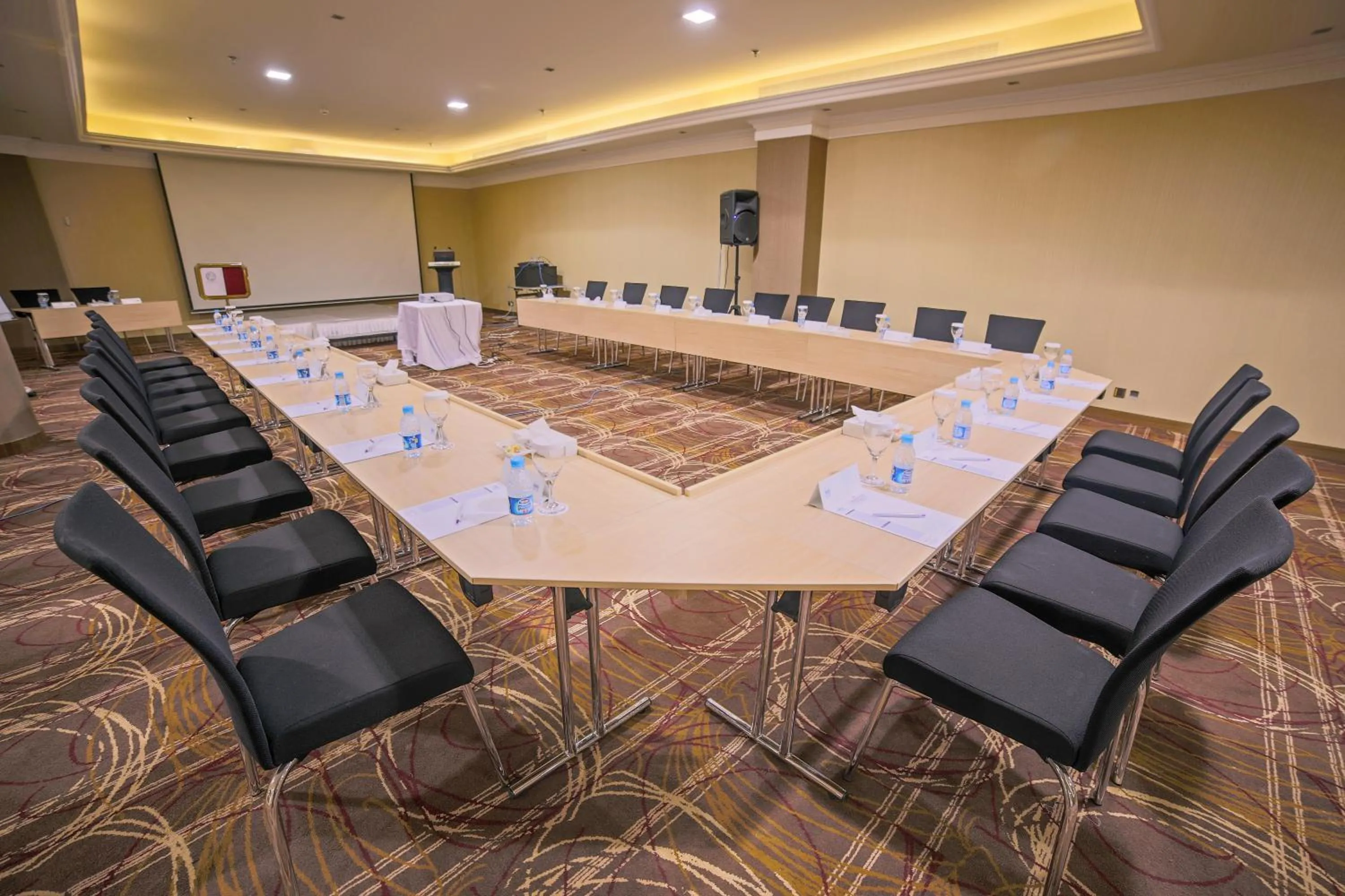 Meeting/conference room in Golden Tulip Hotel Buraidah Al Qassim