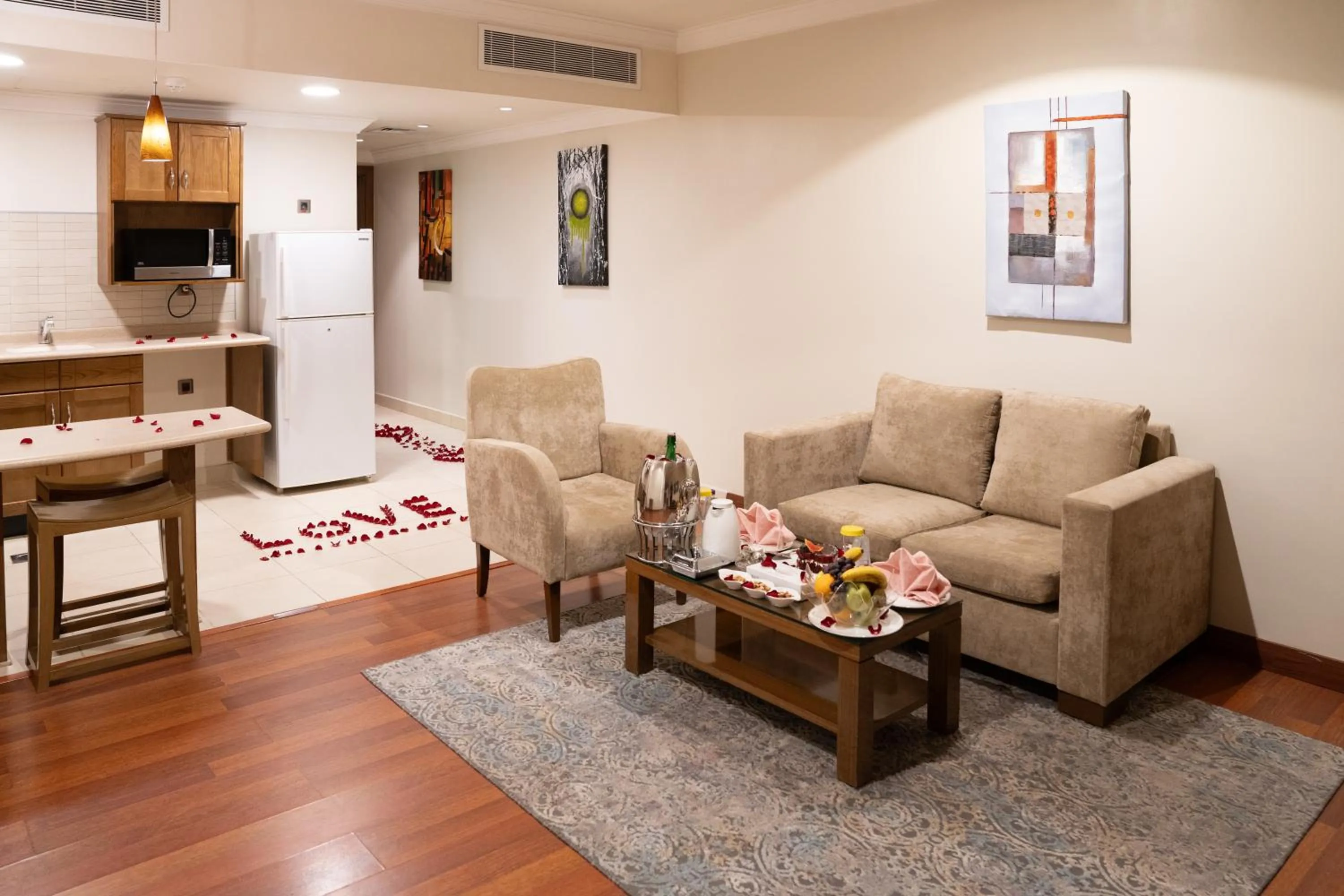 Seating area in Golden Tulip Hotel Buraidah Al Qassim