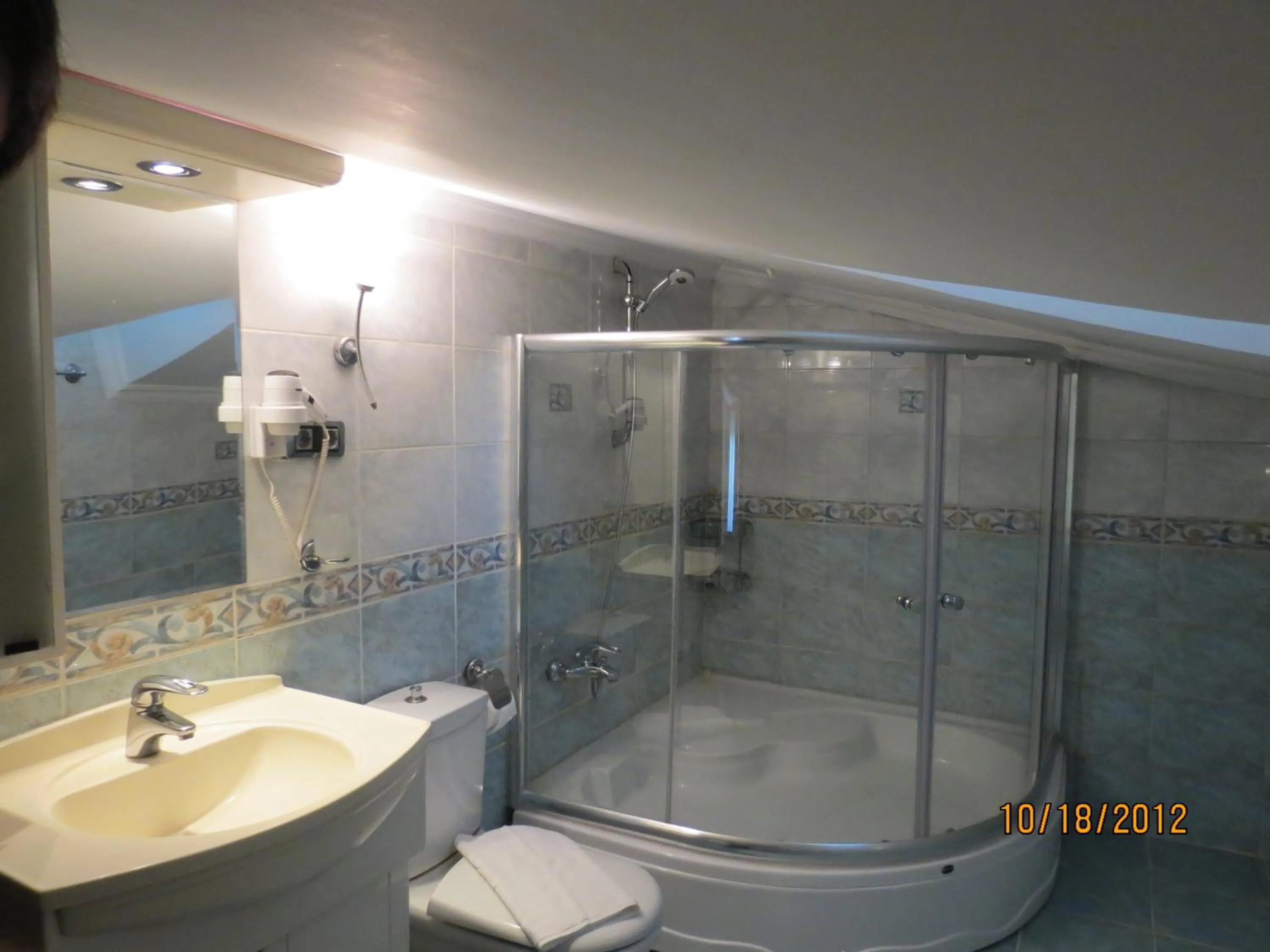 Shower in Grand Dilara Hotel