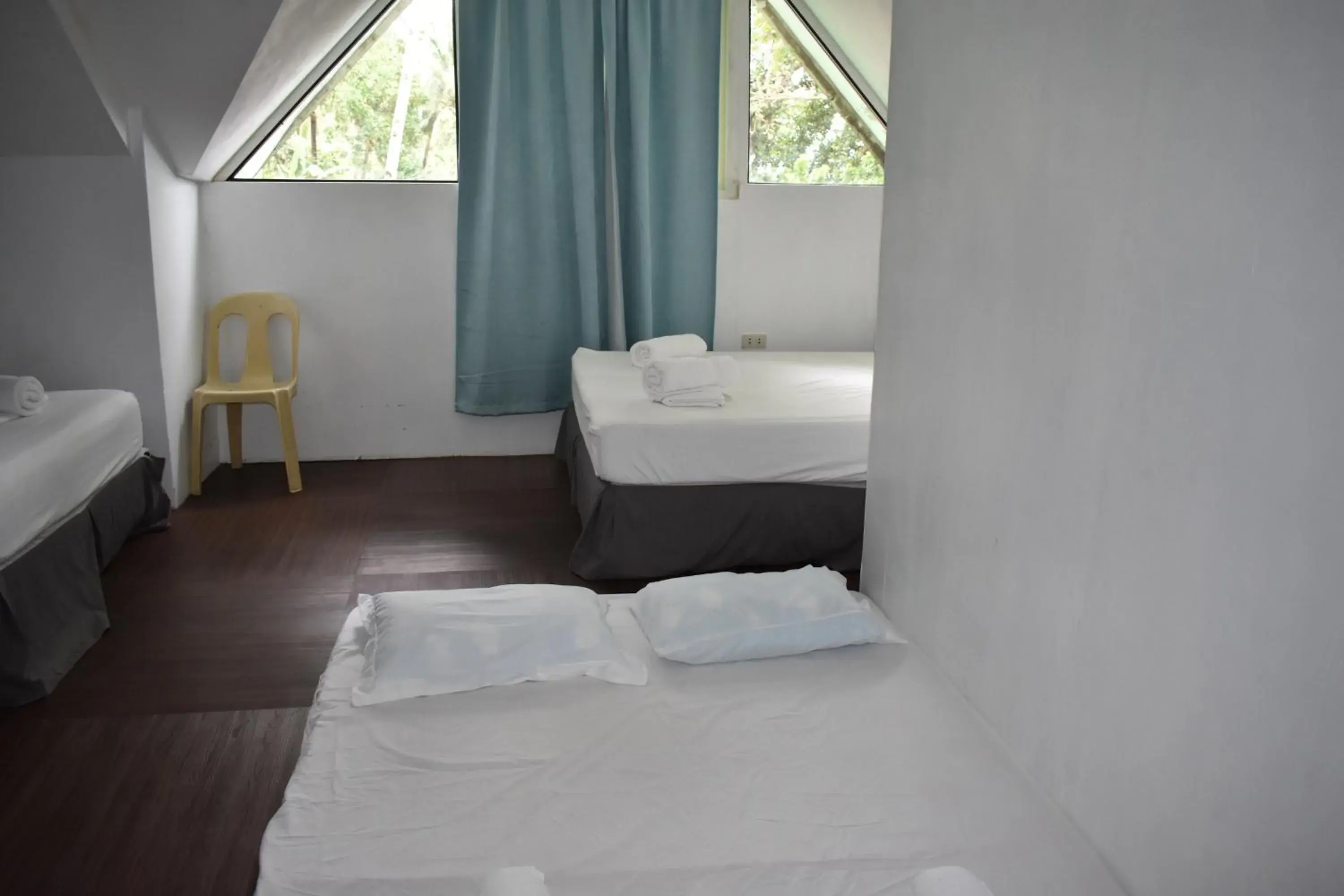 Two-Bedroom Bungalow in Seaside traveler's Inn by Camiguin Island Home Two-Bedroom Bungalow in Seaside traveler's Inn by Camiguin Island Home