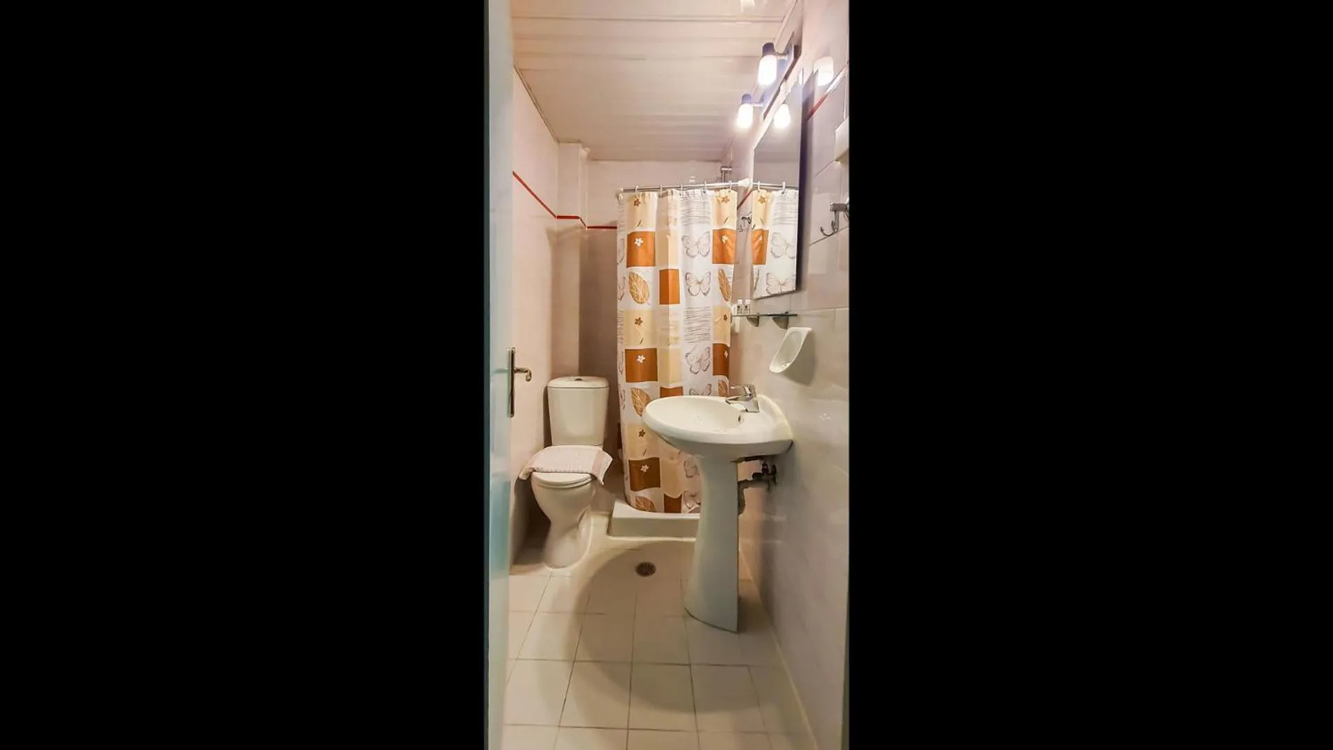 Shower in Gouvia Hotel