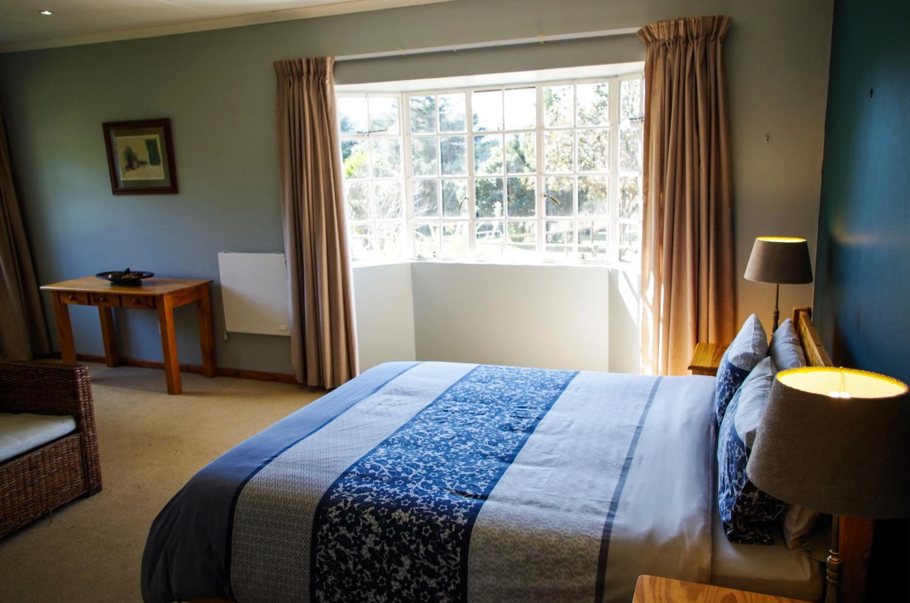 Bed in The Manderson Hotel and Conference Centre