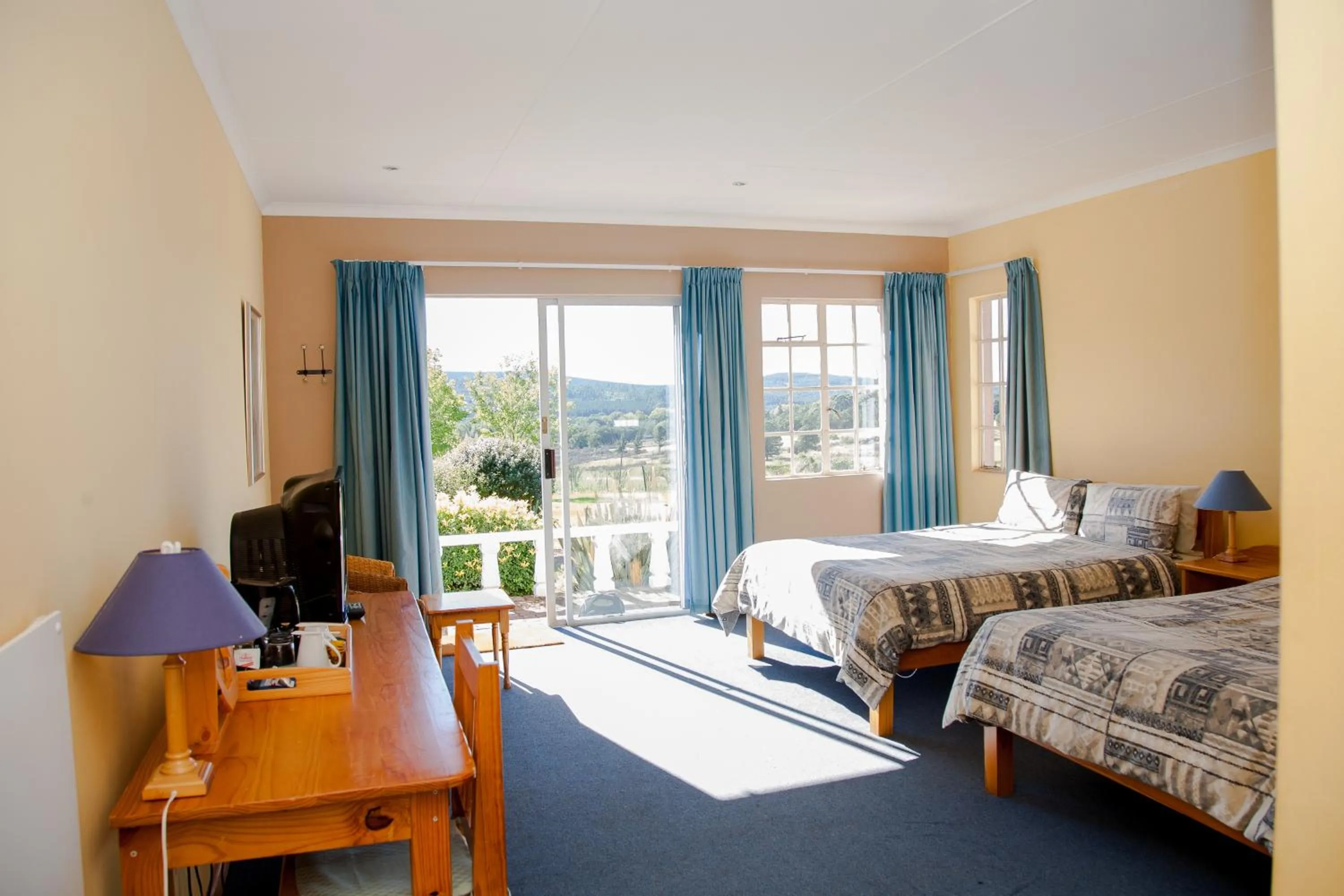 Bedroom, Bed in The Manderson Hotel and Conference Centre