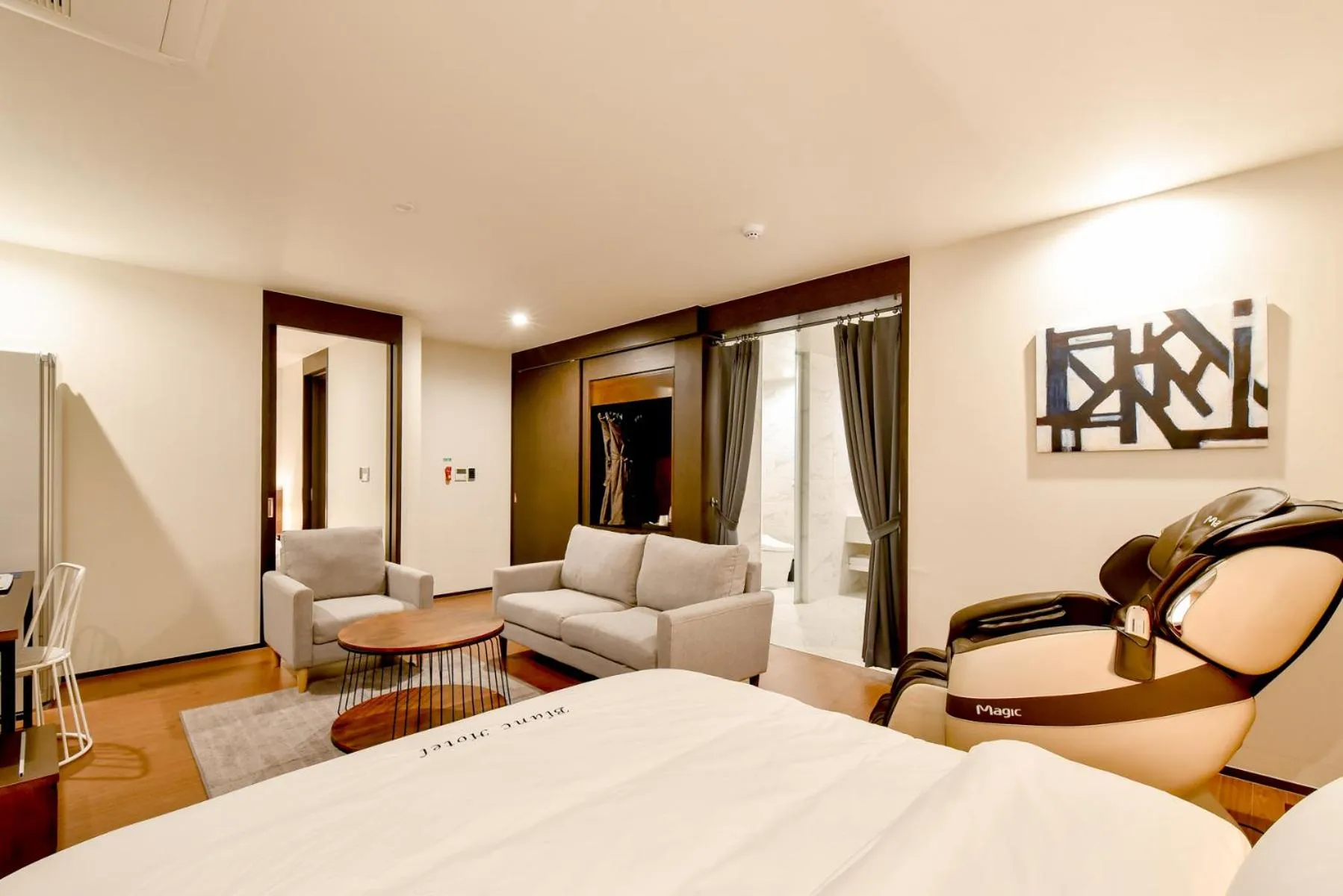 Bed in Blanc Business Hotel