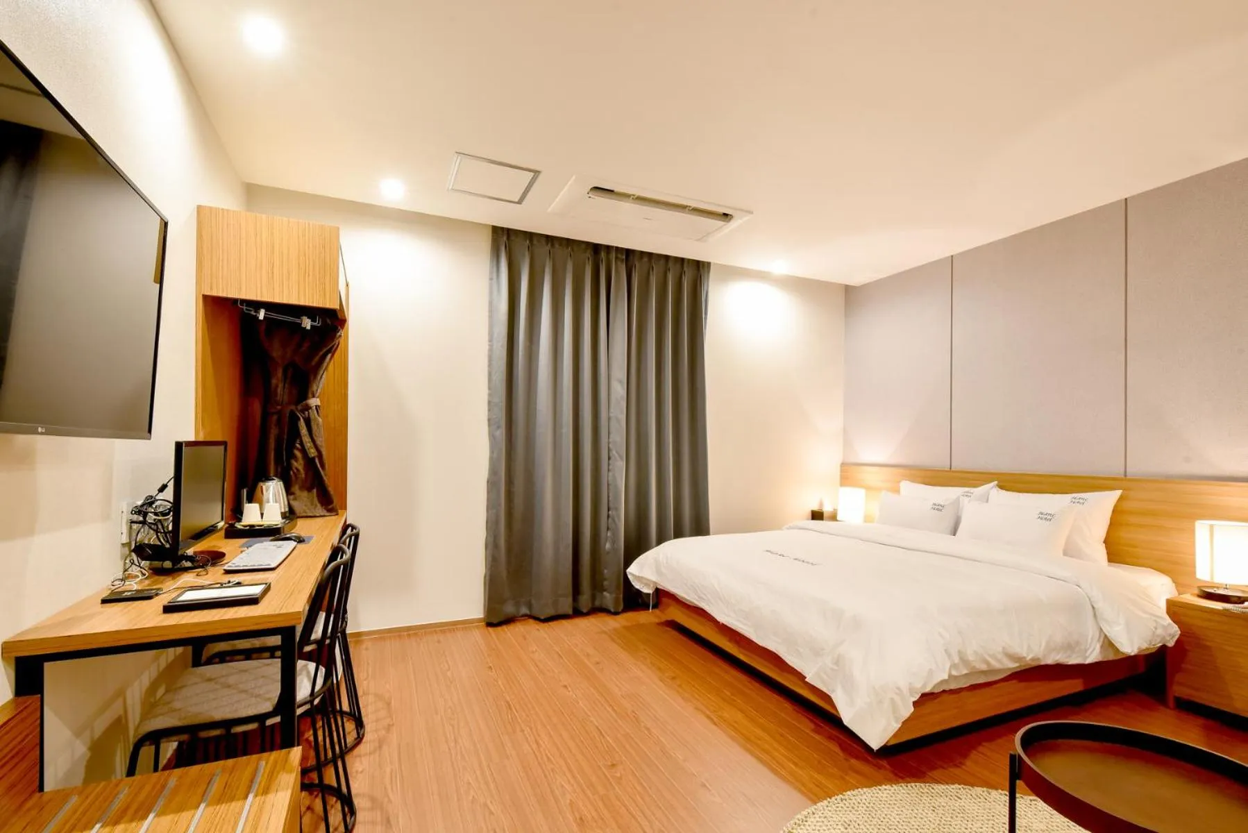 Bed in Blanc Business Hotel