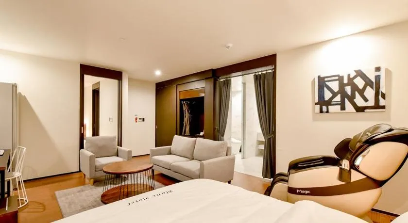 Blanc Business Hotel