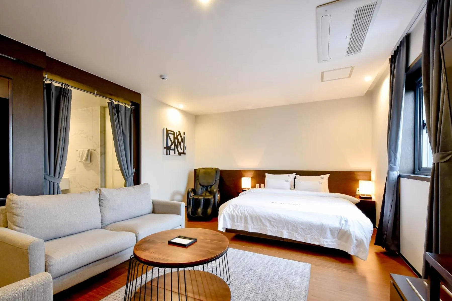 Bed in Blanc Business Hotel