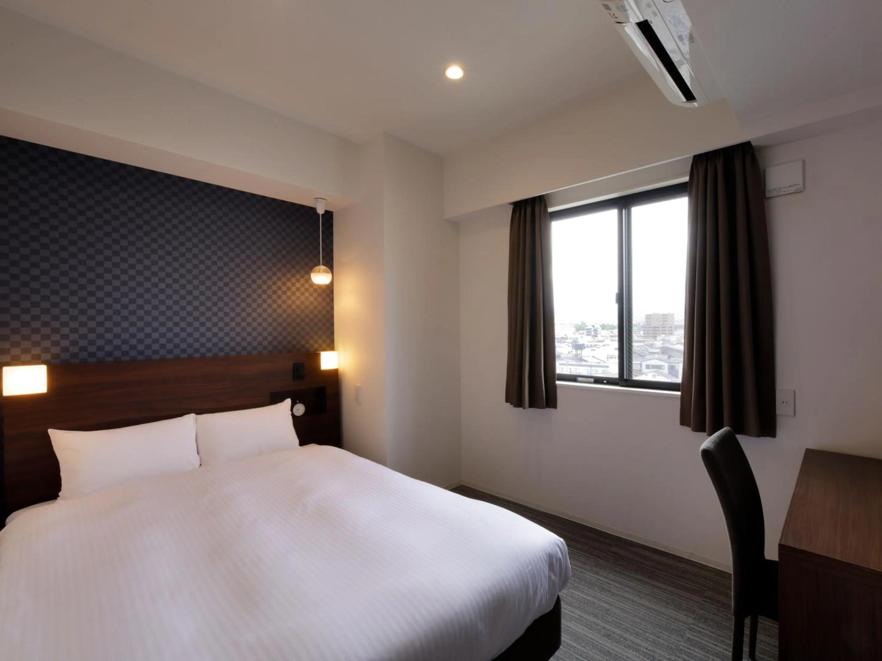 Photo of the whole room, Bed in Smart Place Inn Kyoto Shijo Omiya East
