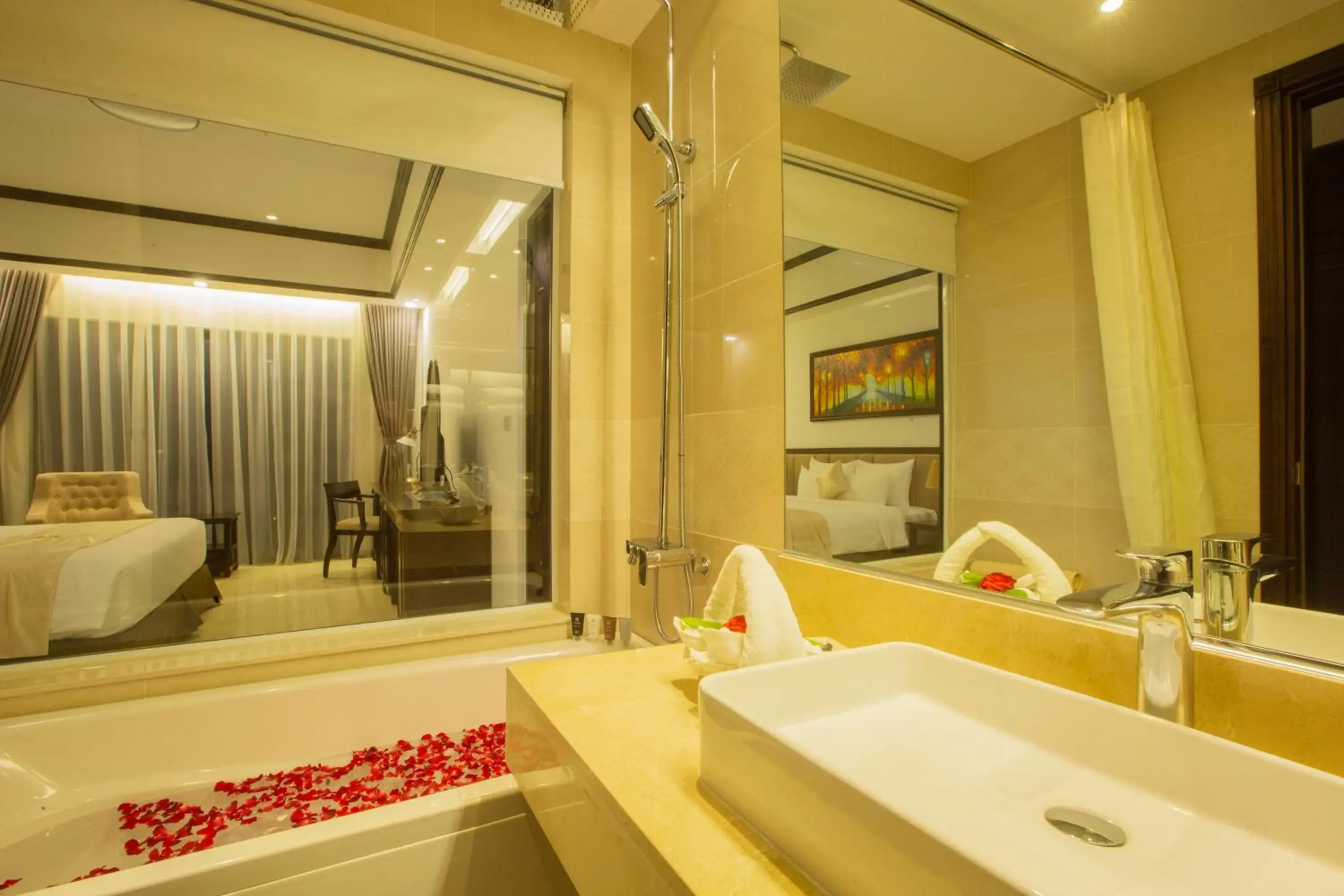 Deluxe Suite in Westlake Hotel & Resort Vinh Phuc Deluxe Suite in Westlake Hotel & Resort Vinh Phuc