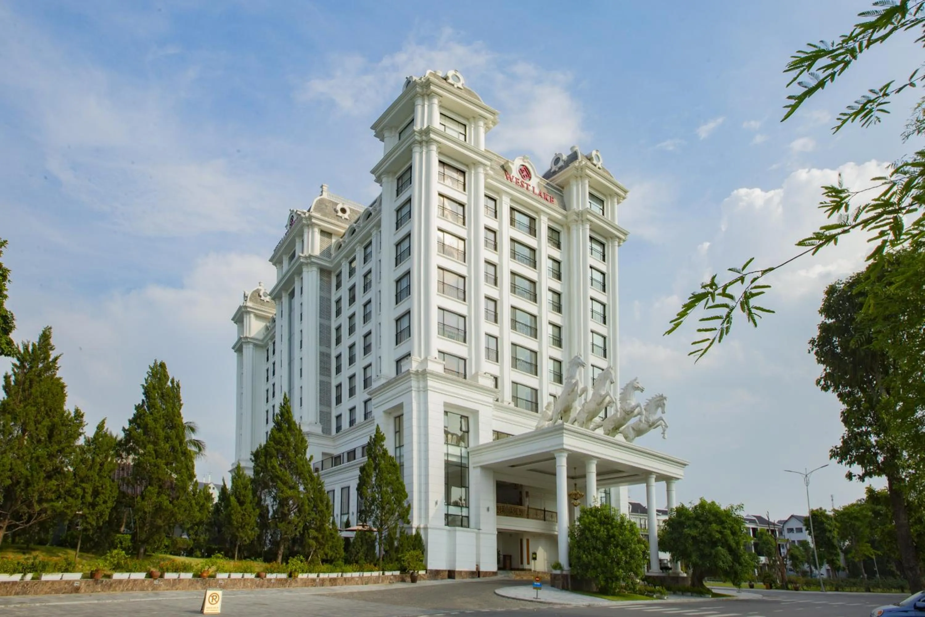Westlake Hotel & Resort Vinh Phuc